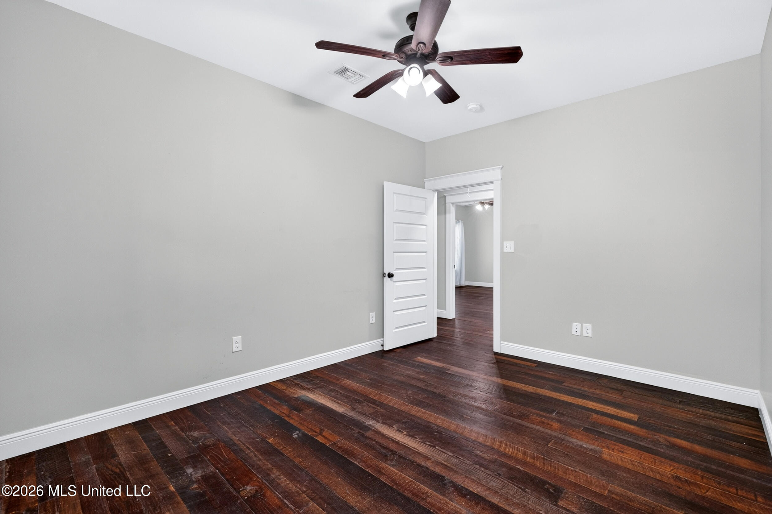 18 Harbor Lane Property Photo 23