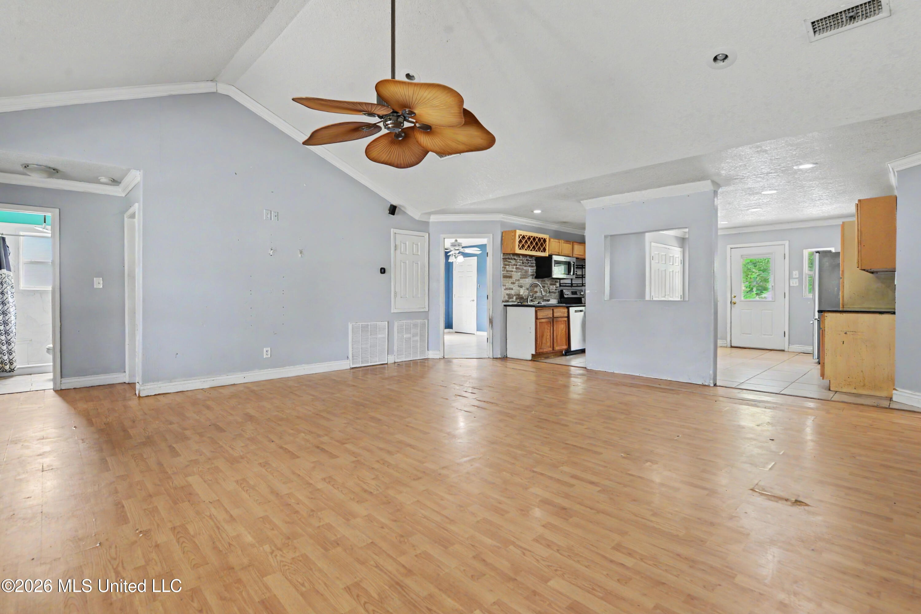 18331 Lesli's Lane Property Photo 5