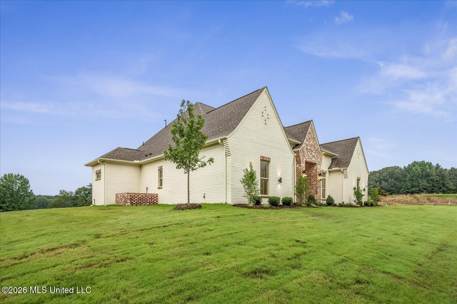 5111 Old Barn Cove Property Photo 6