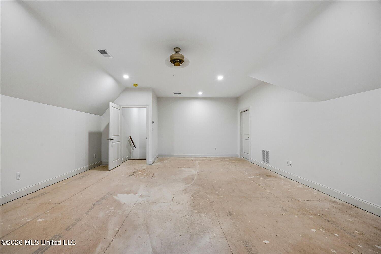 5111 Old Barn Cove Property Photo 40