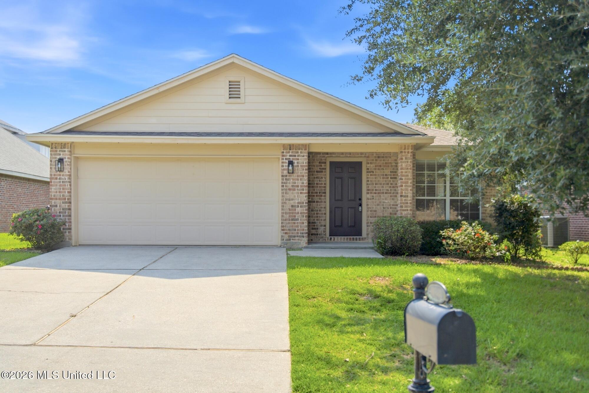 10341 Huntleigh Drive Property Photo 1
