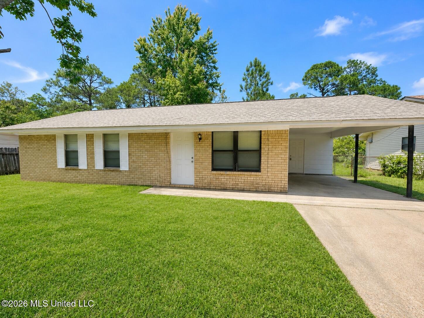 2613 W David Drive Property Photo 1