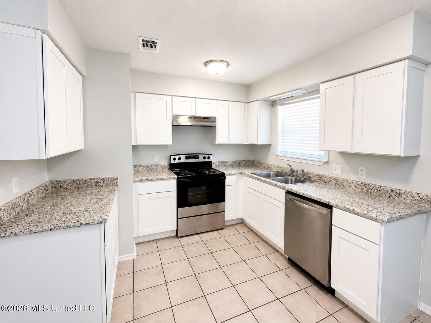 2613 W David Drive Property Photo 6