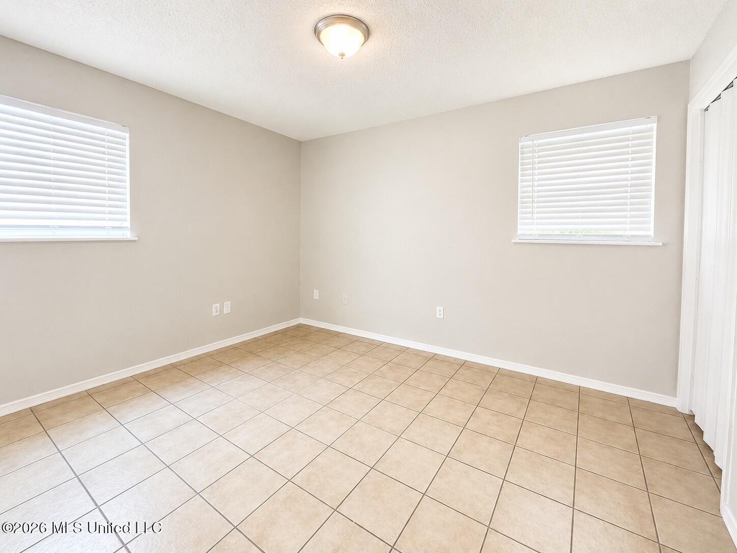 2613 W David Drive Property Photo 8
