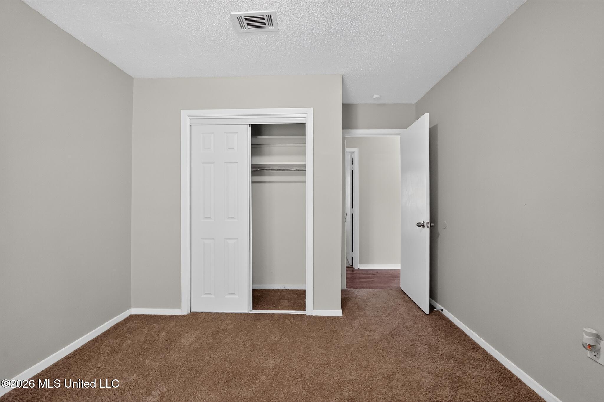 86 Summit Ridge Drive Property Photo 14