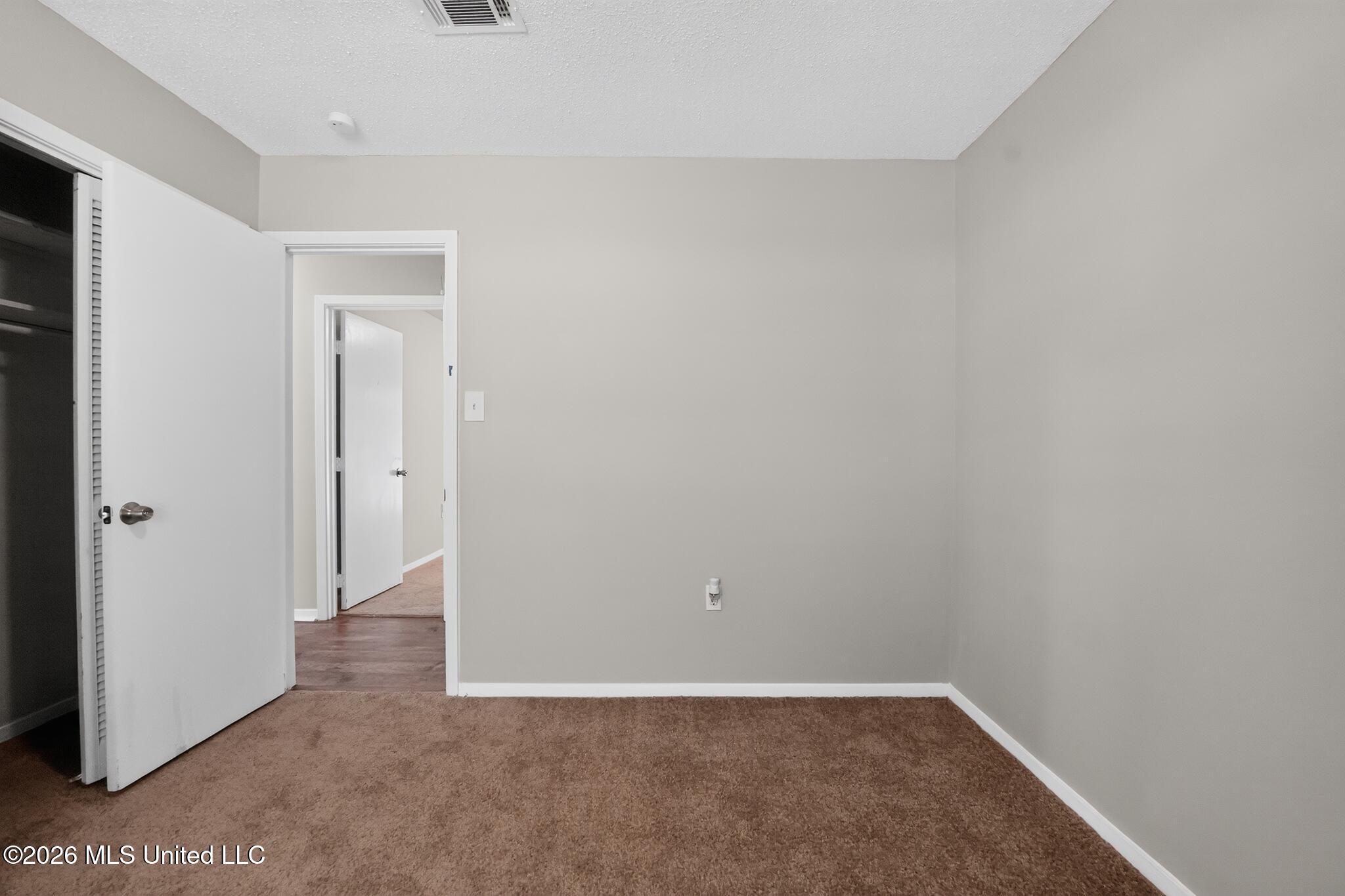 86 Summit Ridge Drive Property Photo 17