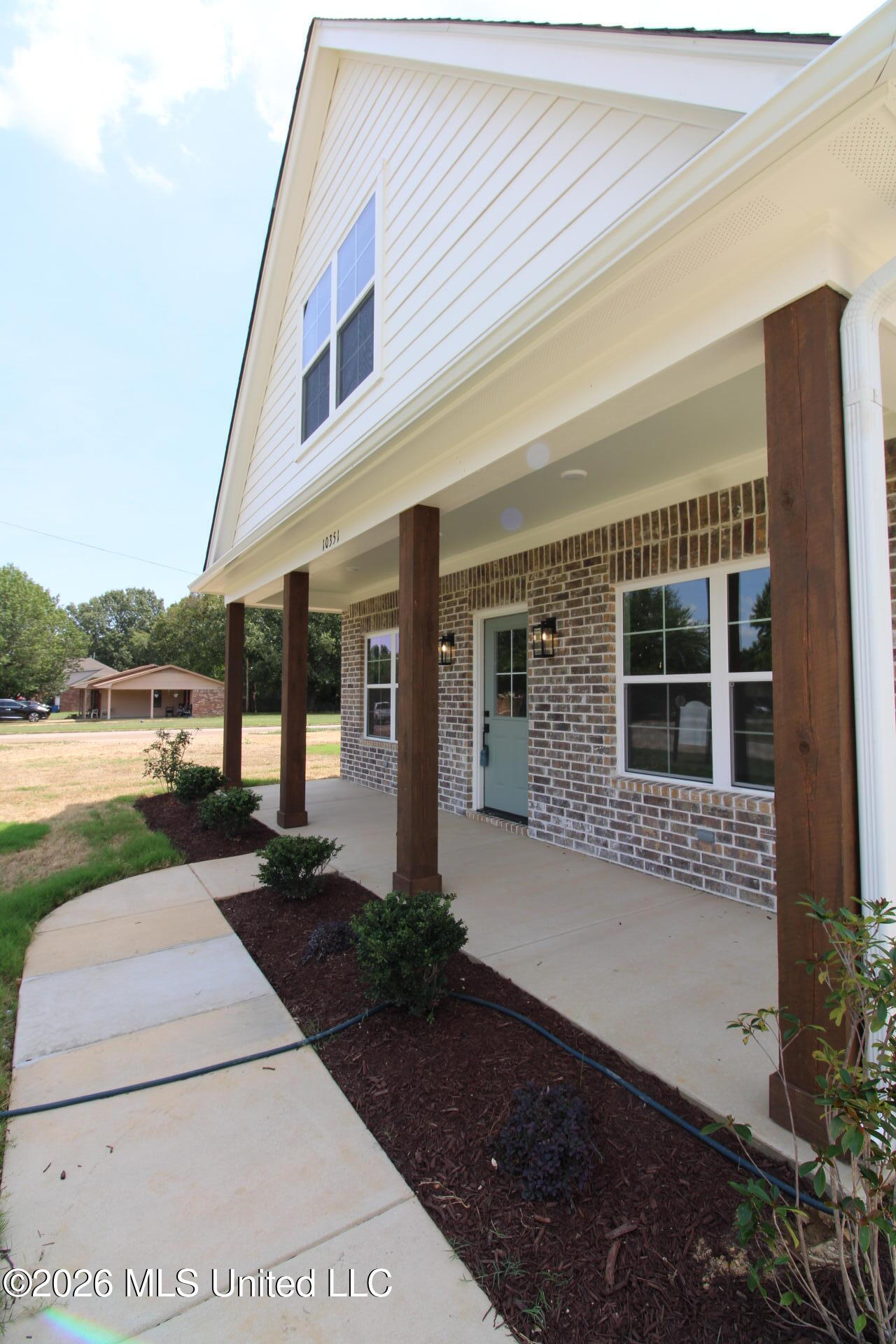 10351 Chateau Drive Property Photo 2