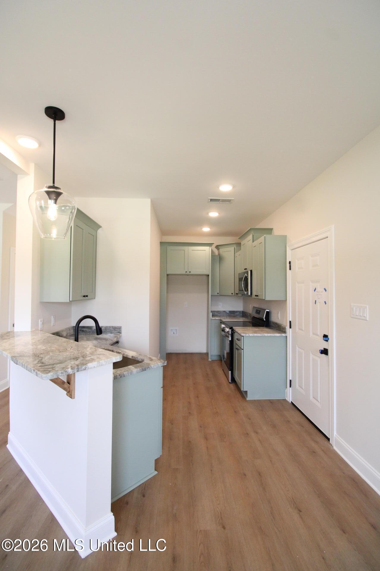10351 Chateau Drive Property Photo 4