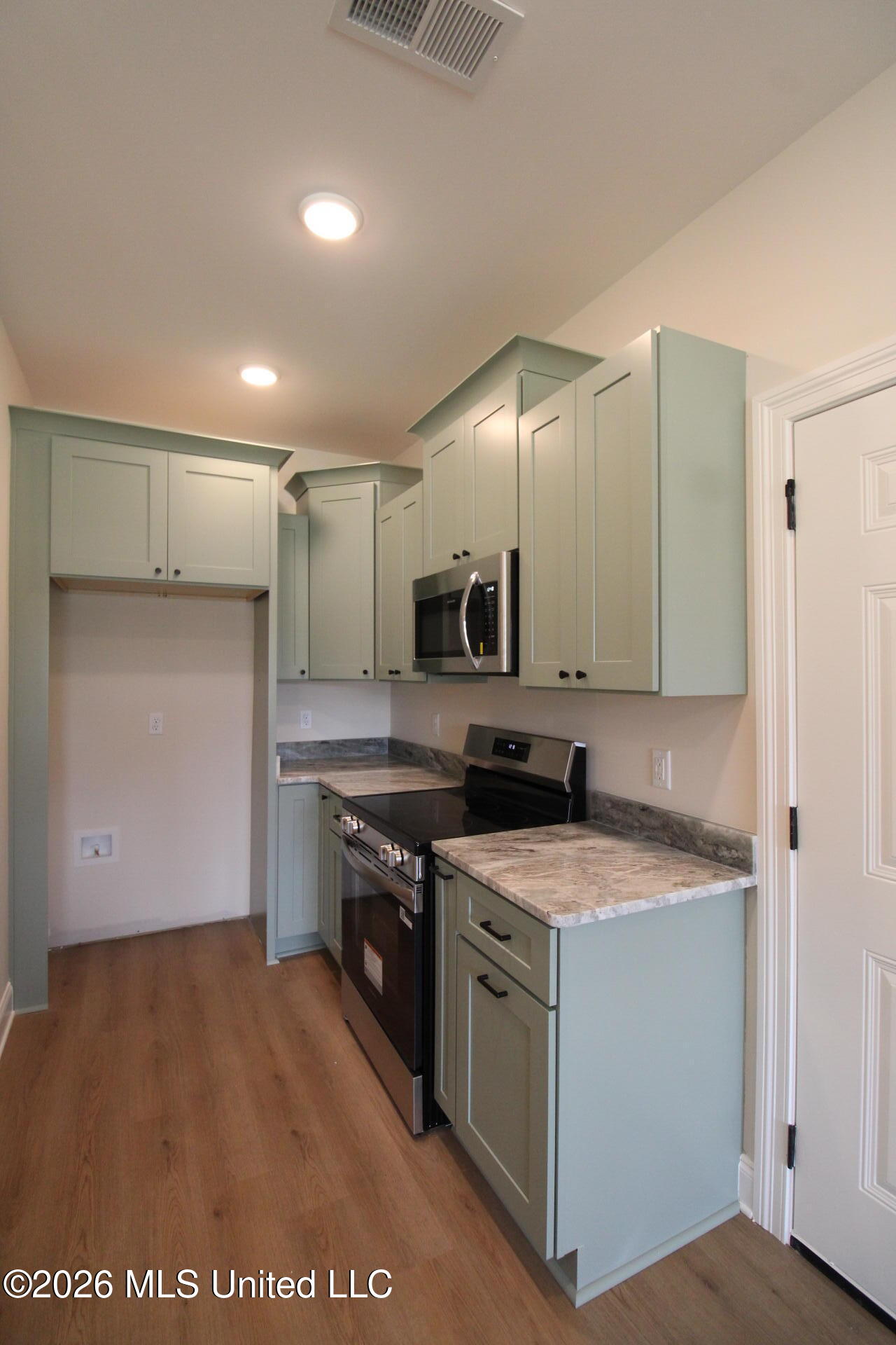 10351 Chateau Drive Property Photo 6