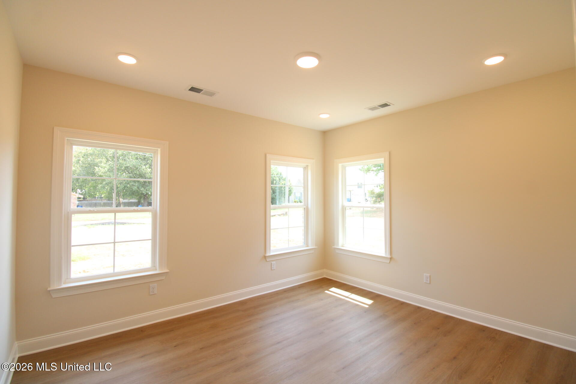10351 Chateau Drive Property Photo 9
