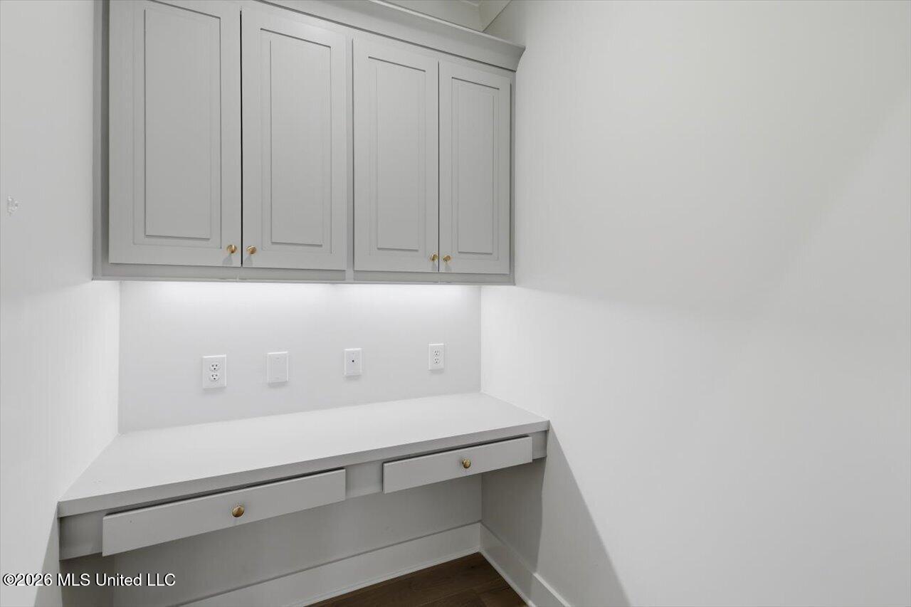 131 Seymour Drive Property Photo 14