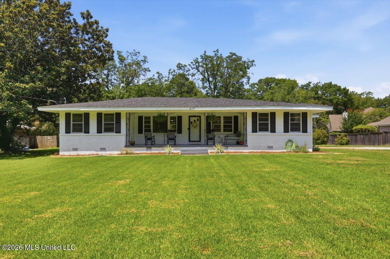 427 Millett Street Property Photo 2