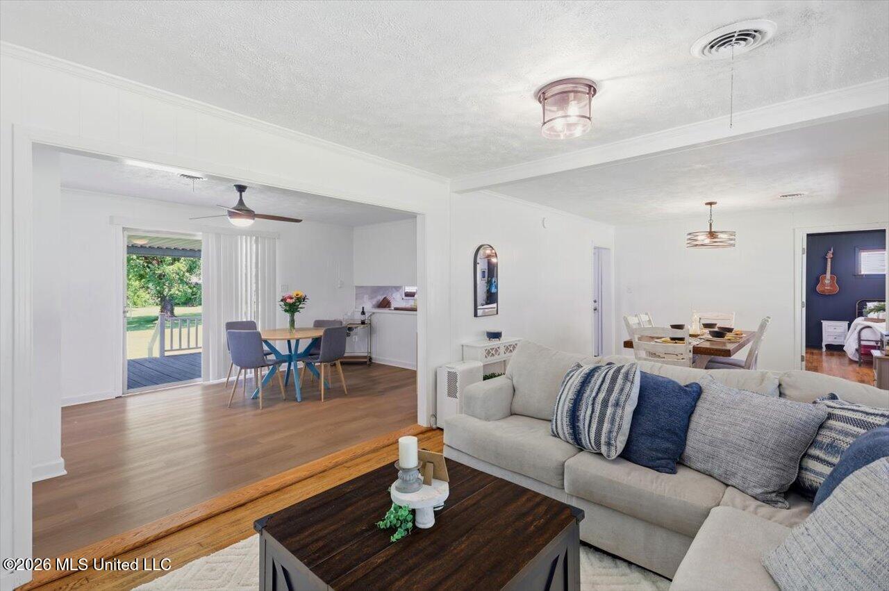 427 Millett Street Property Photo 7