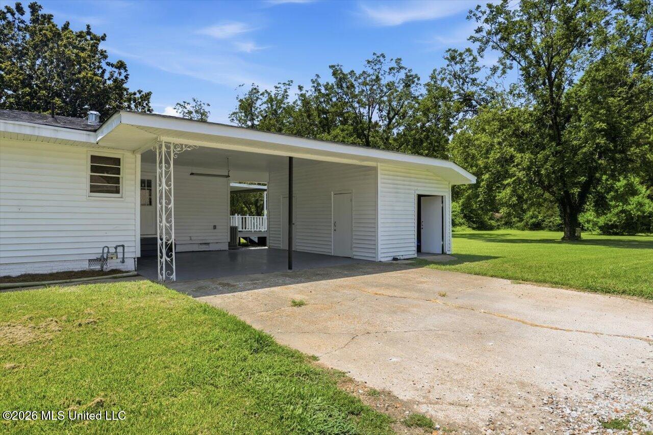 427 Millett Street Property Photo 25