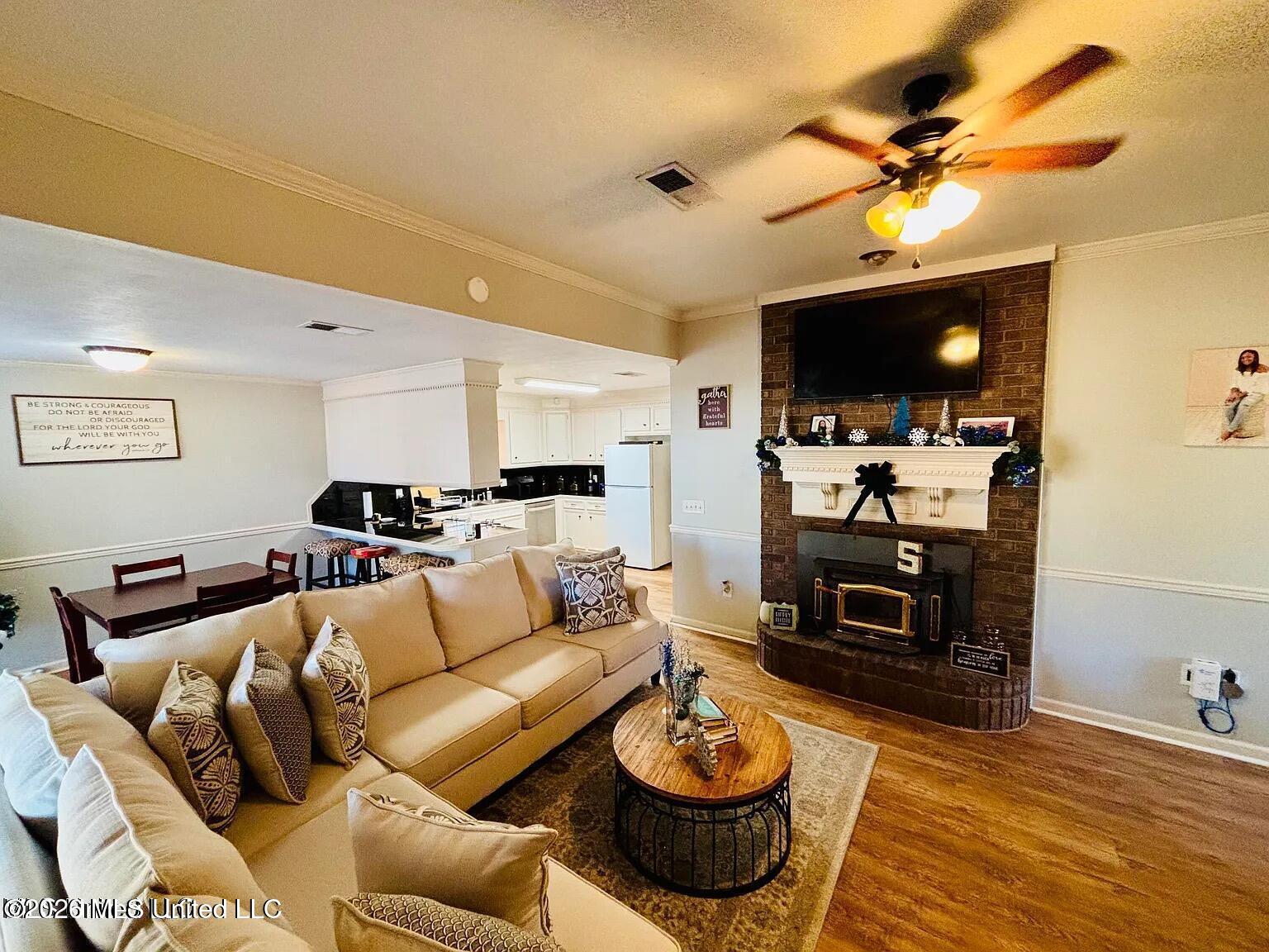 543 Traceview Road Property Photo 4