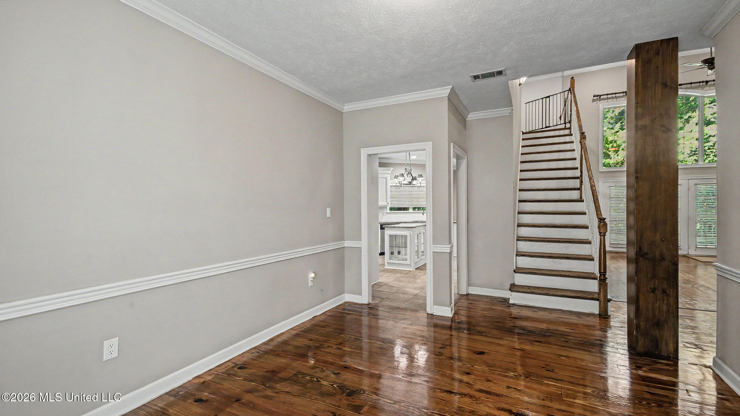 664 Spring Lake Drive Property Photo 11