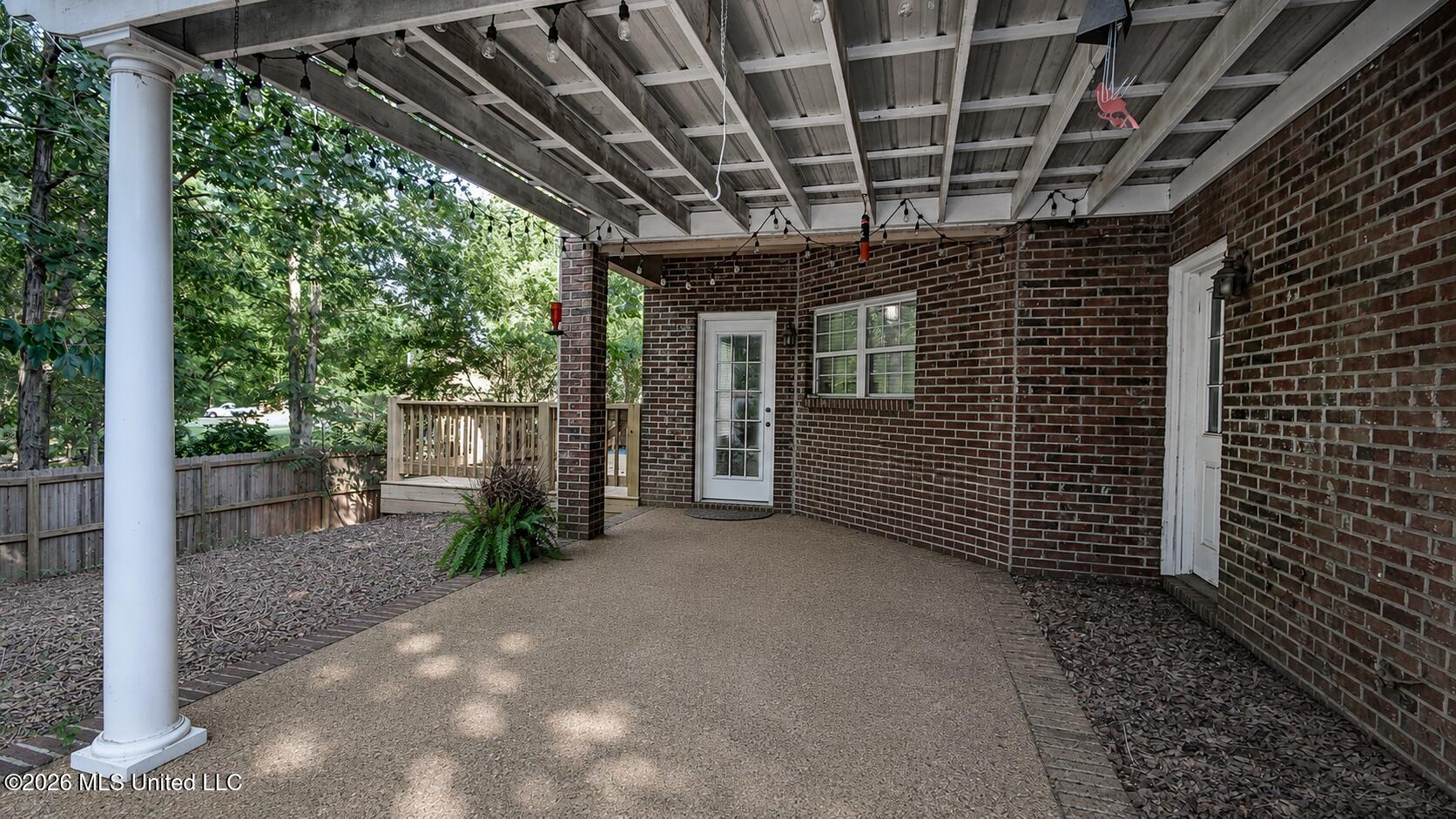 664 Spring Lake Drive Property Photo 34