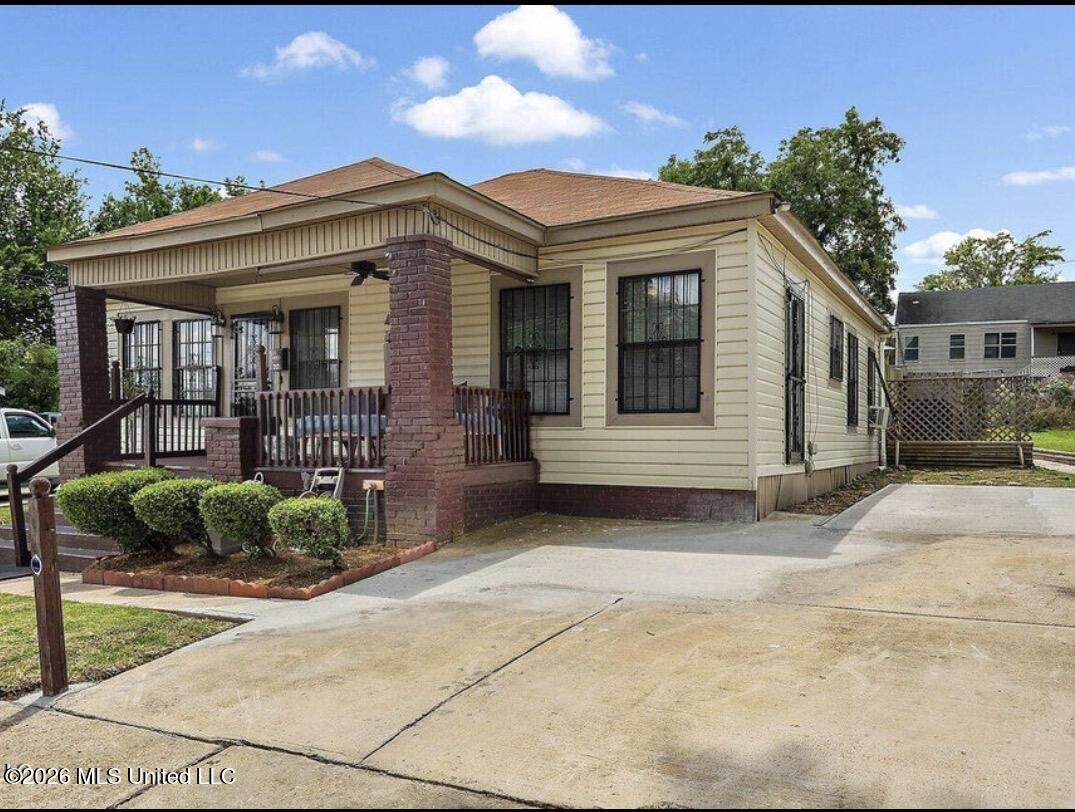717 Lorraine Street Property Photo 2