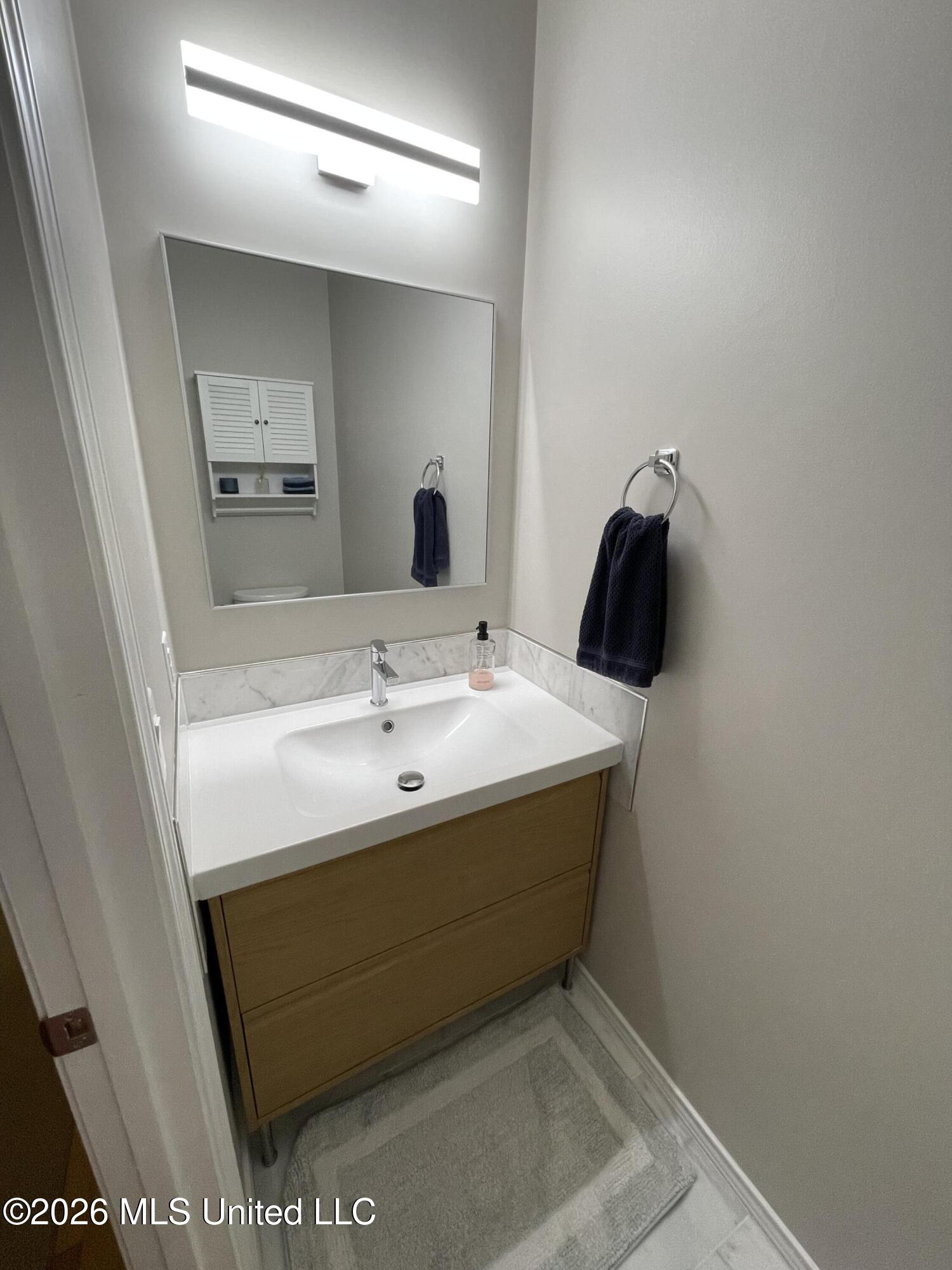9540 Collins Road Property Photo 6