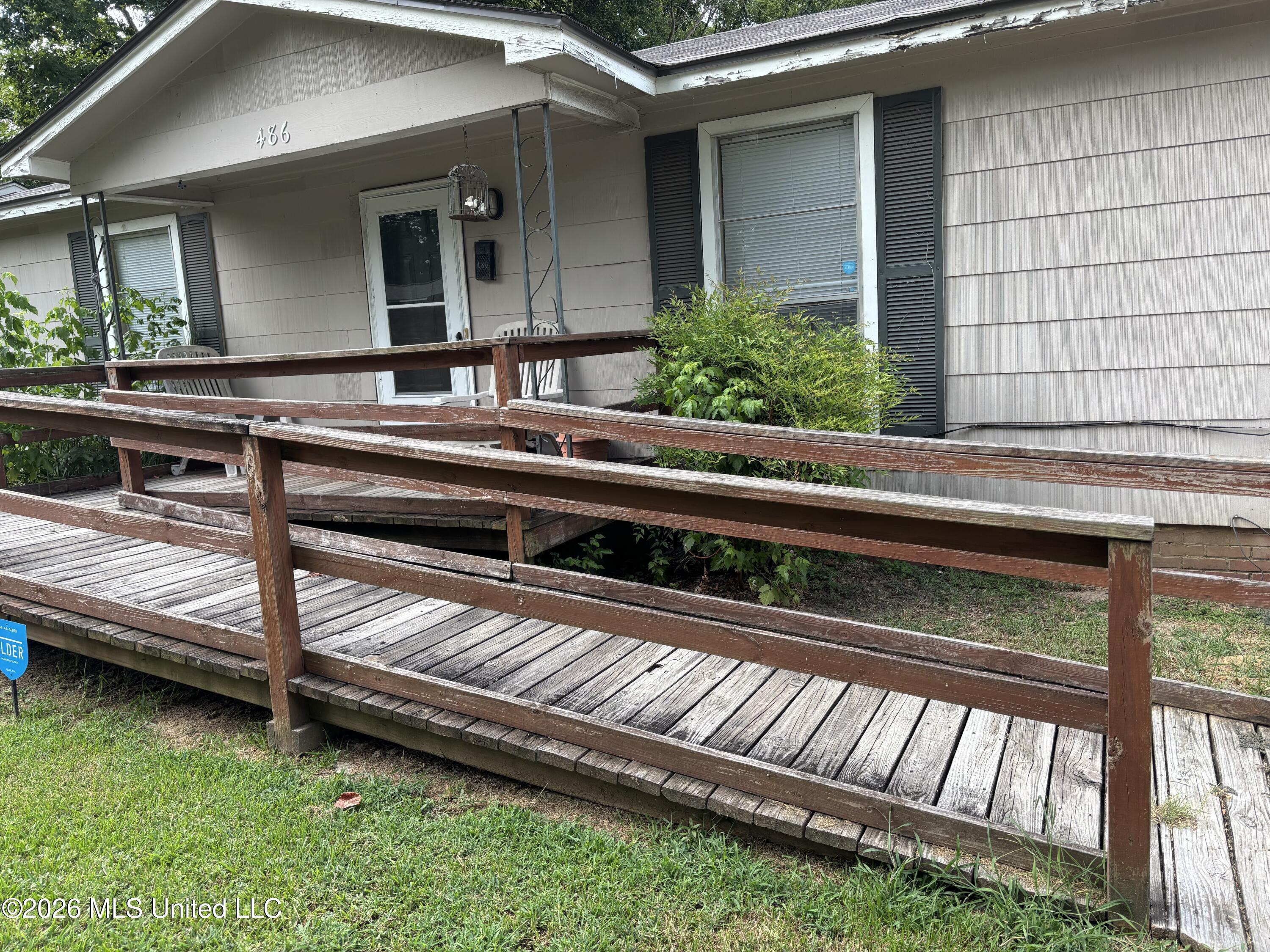 486 Collier Avenue Property Photo 1
