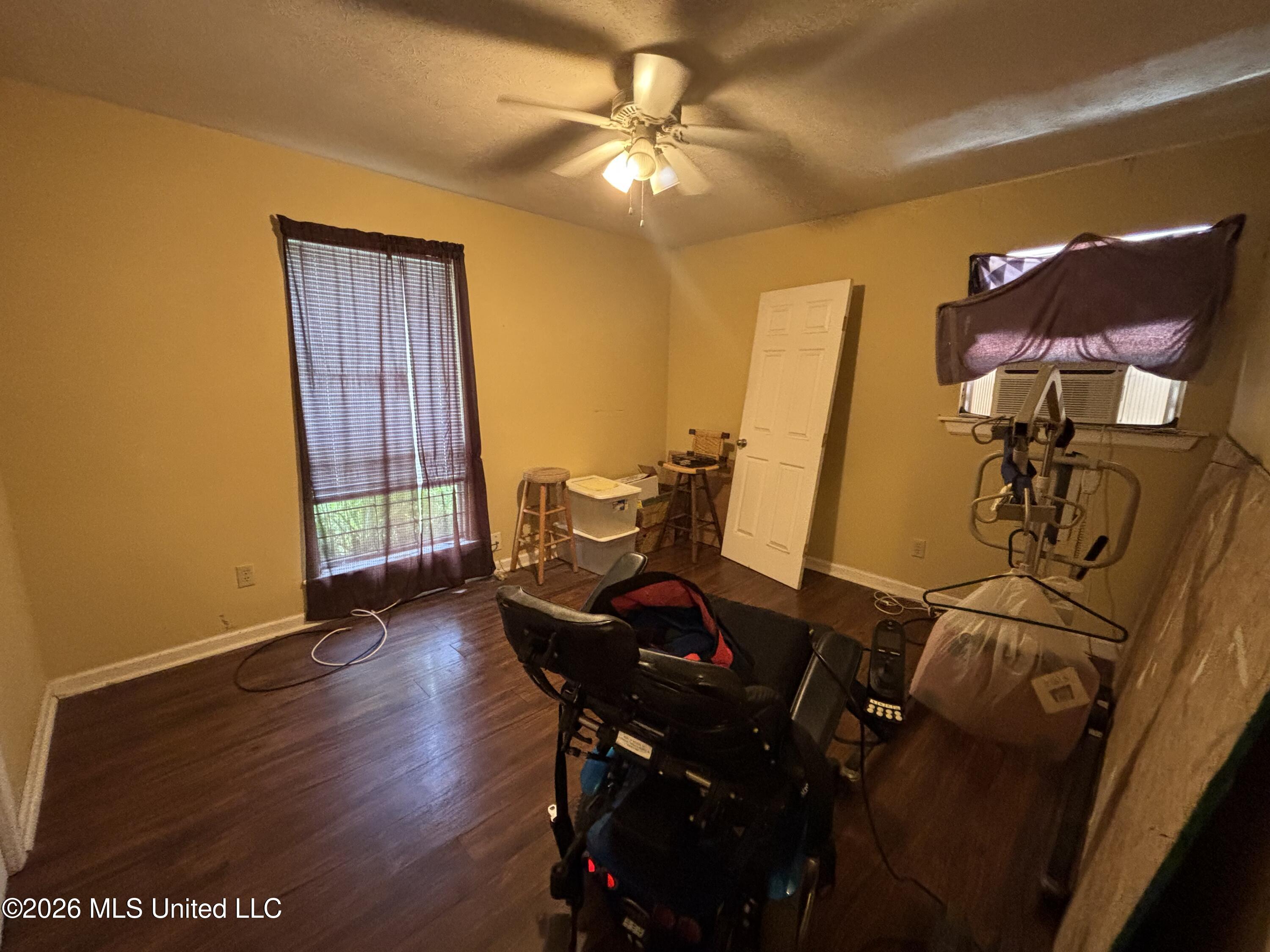 486 Collier Avenue Property Photo 10