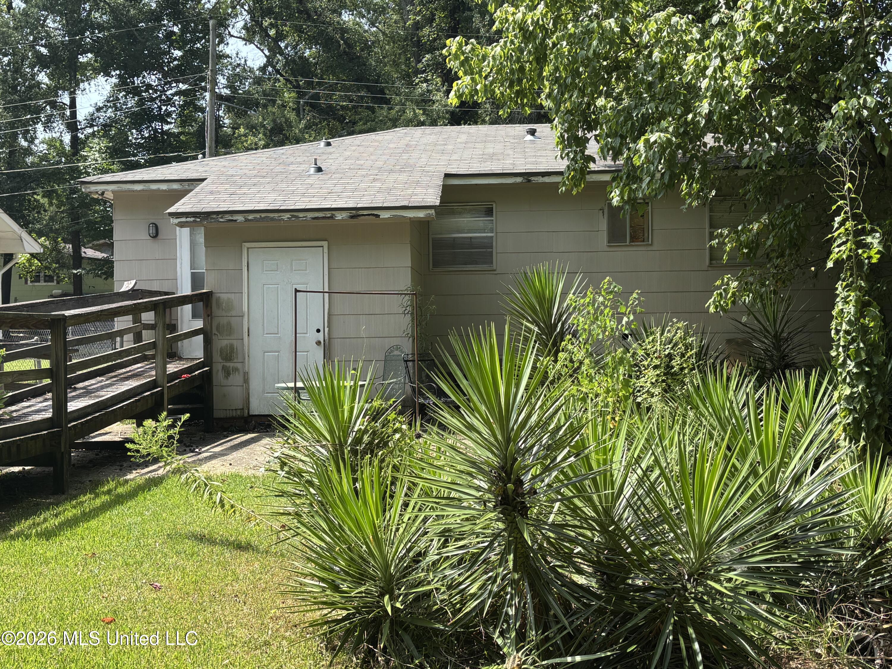 486 Collier Avenue Property Photo 12