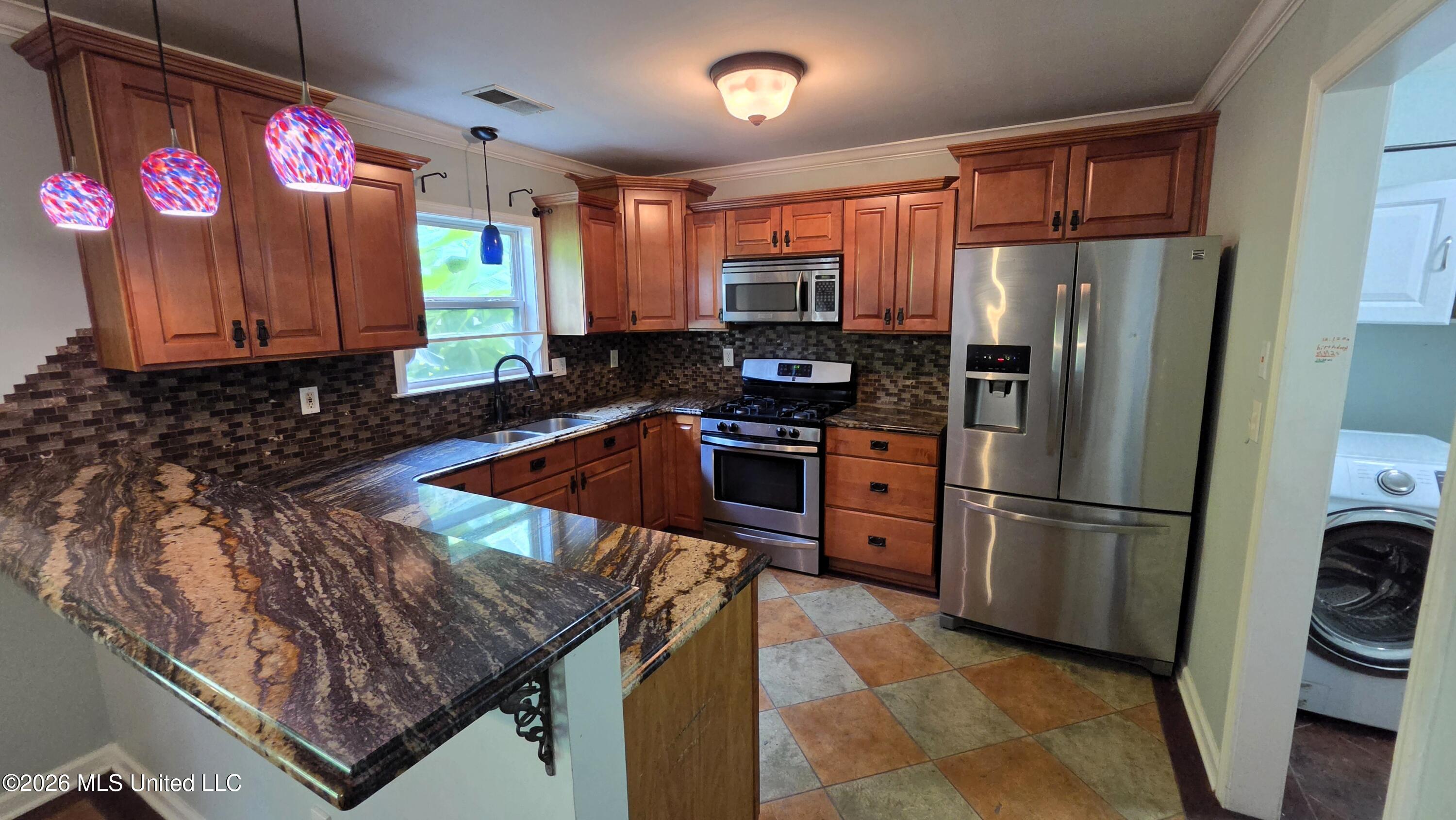 85 Lee Creek Cove Property Photo 6
