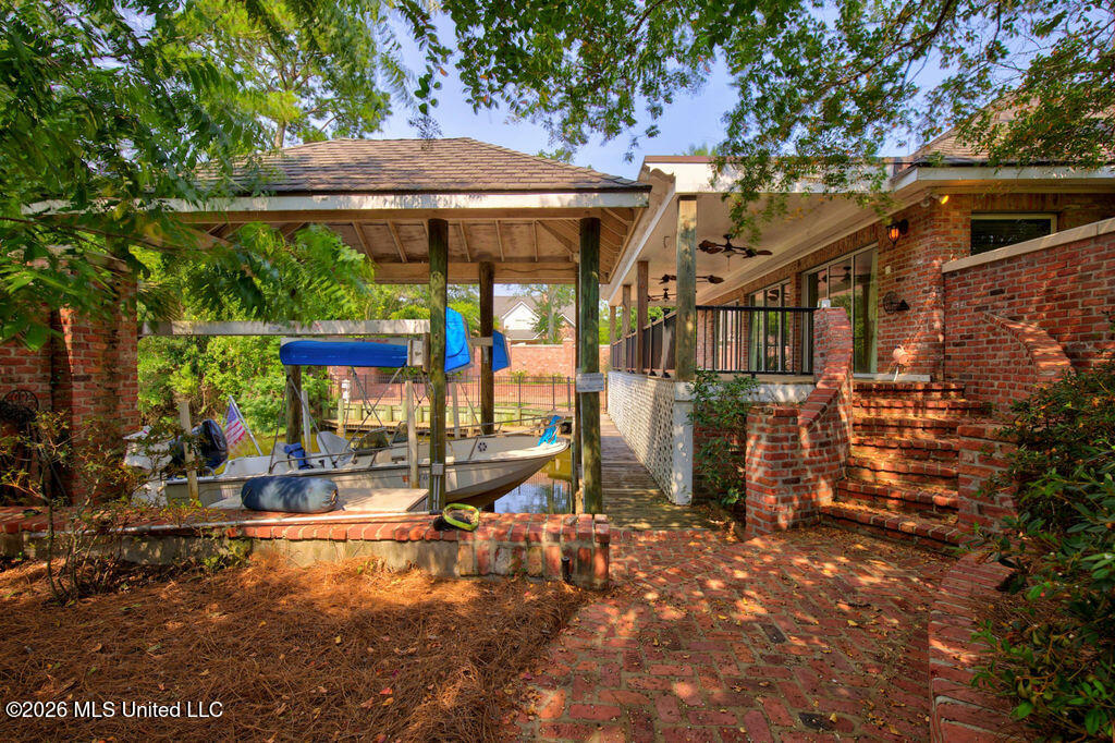 401 S Caribe Place Property Photo 3