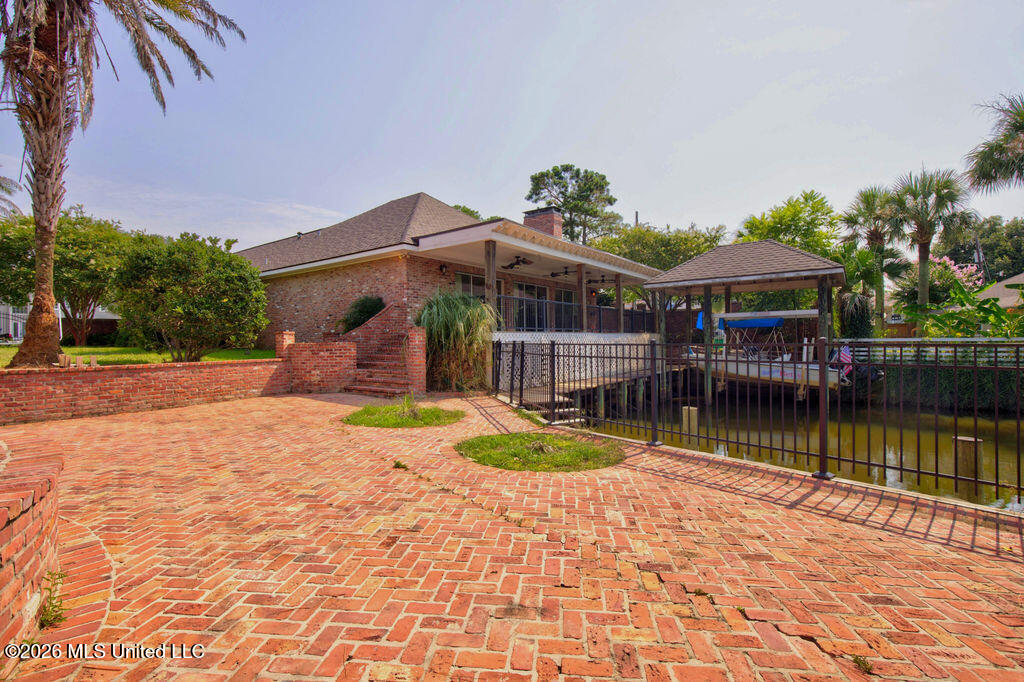 401 S Caribe Place Property Photo 4