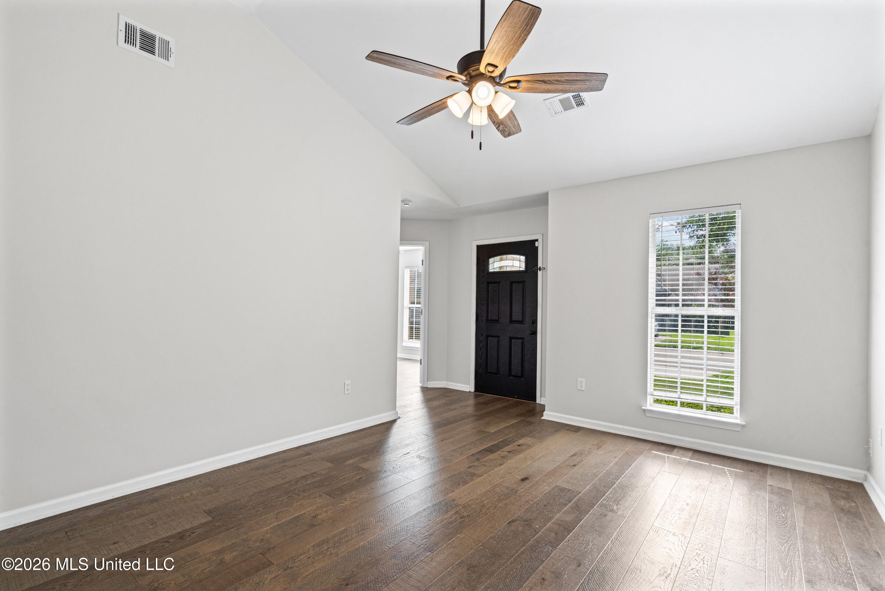 5330 Russell Drive Property Photo 4