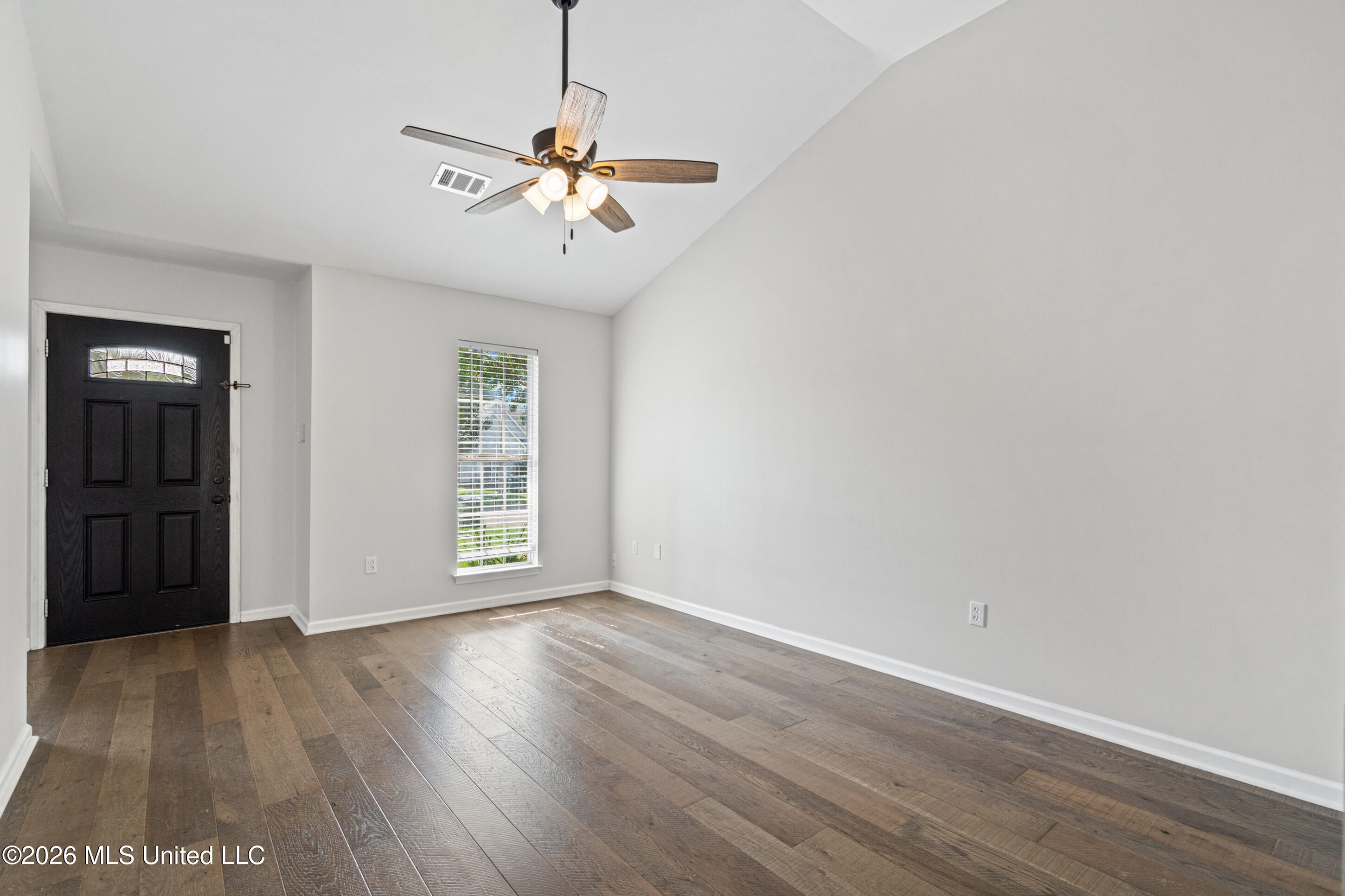 5330 Russell Drive Property Photo 5