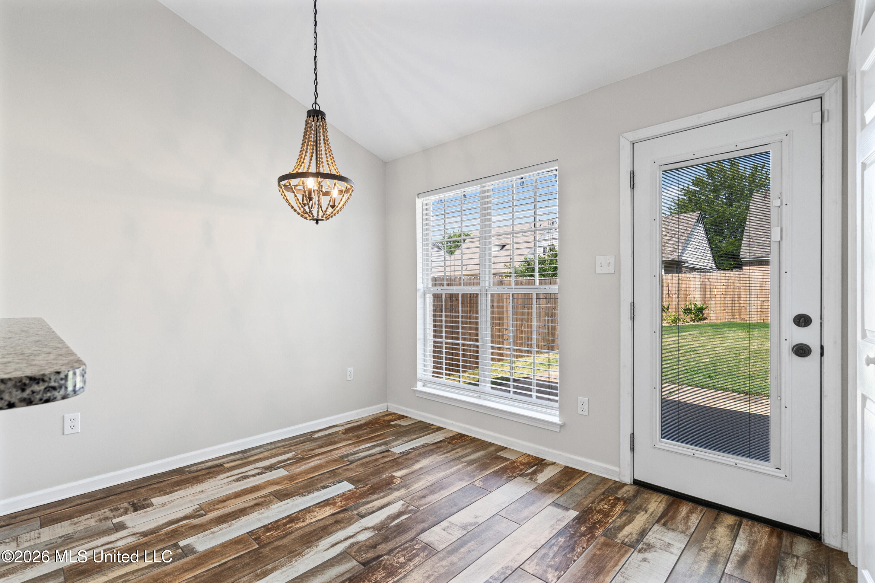 5330 Russell Drive Property Photo 9
