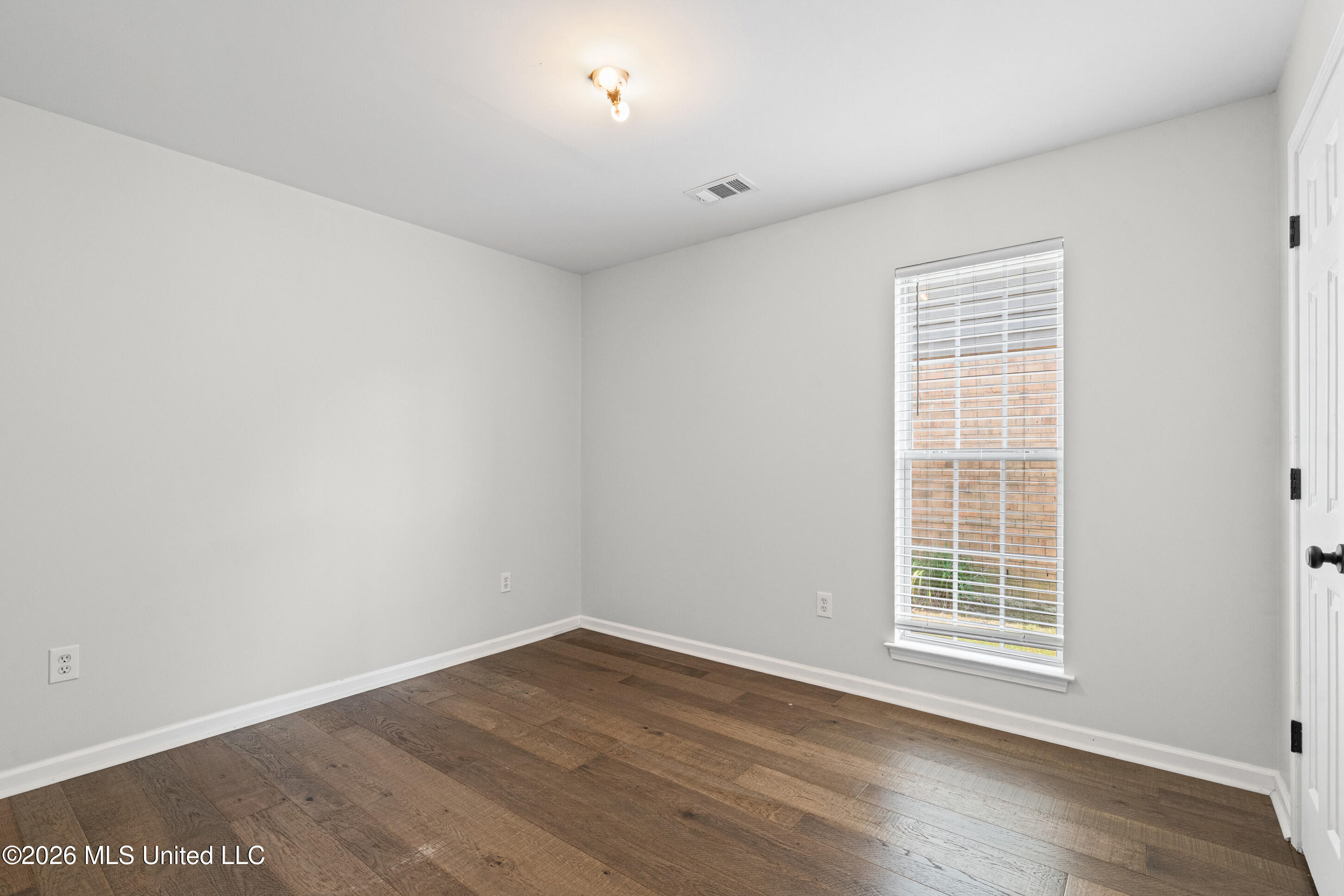 5330 Russell Drive Property Photo 12