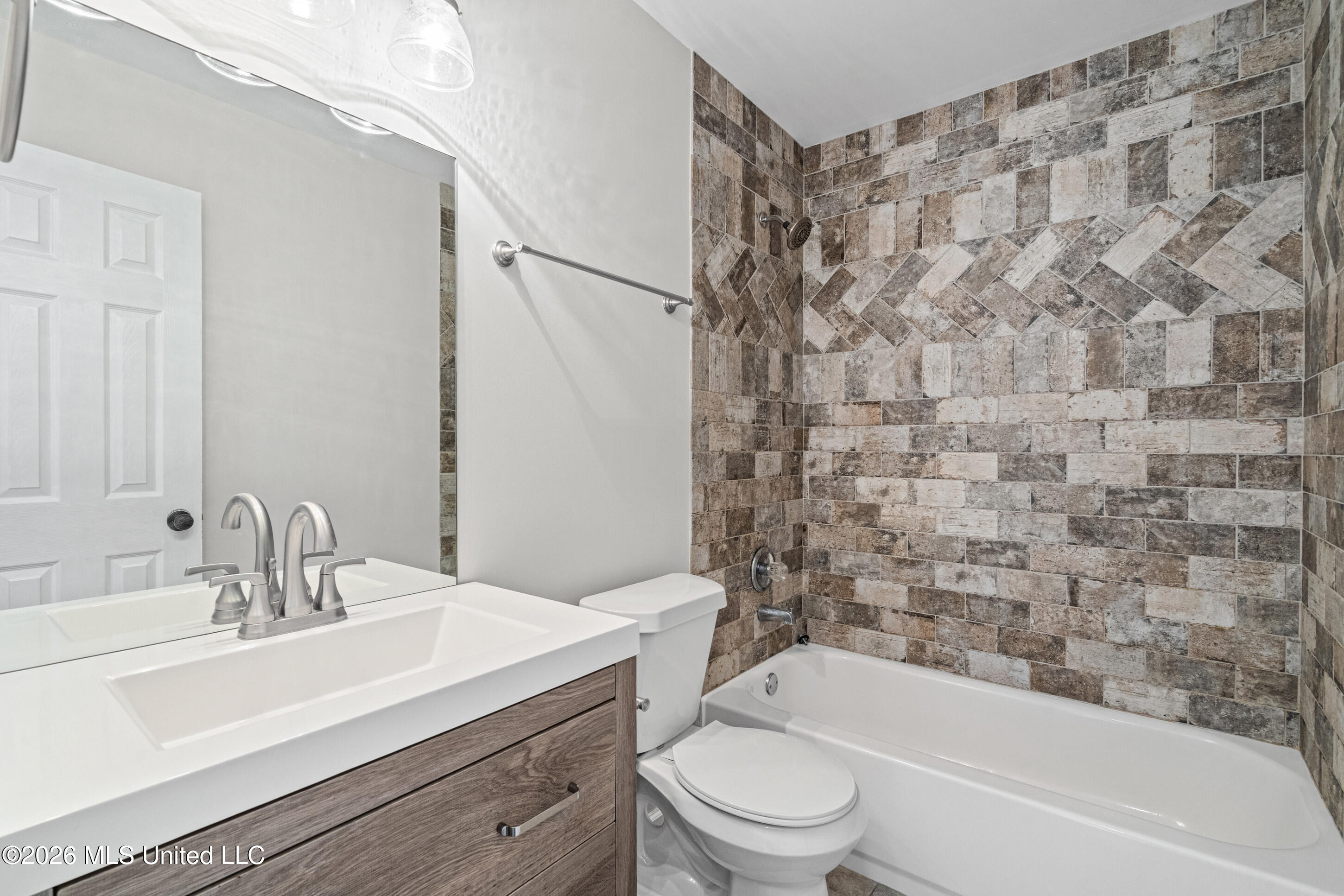 5330 Russell Drive Property Photo 14