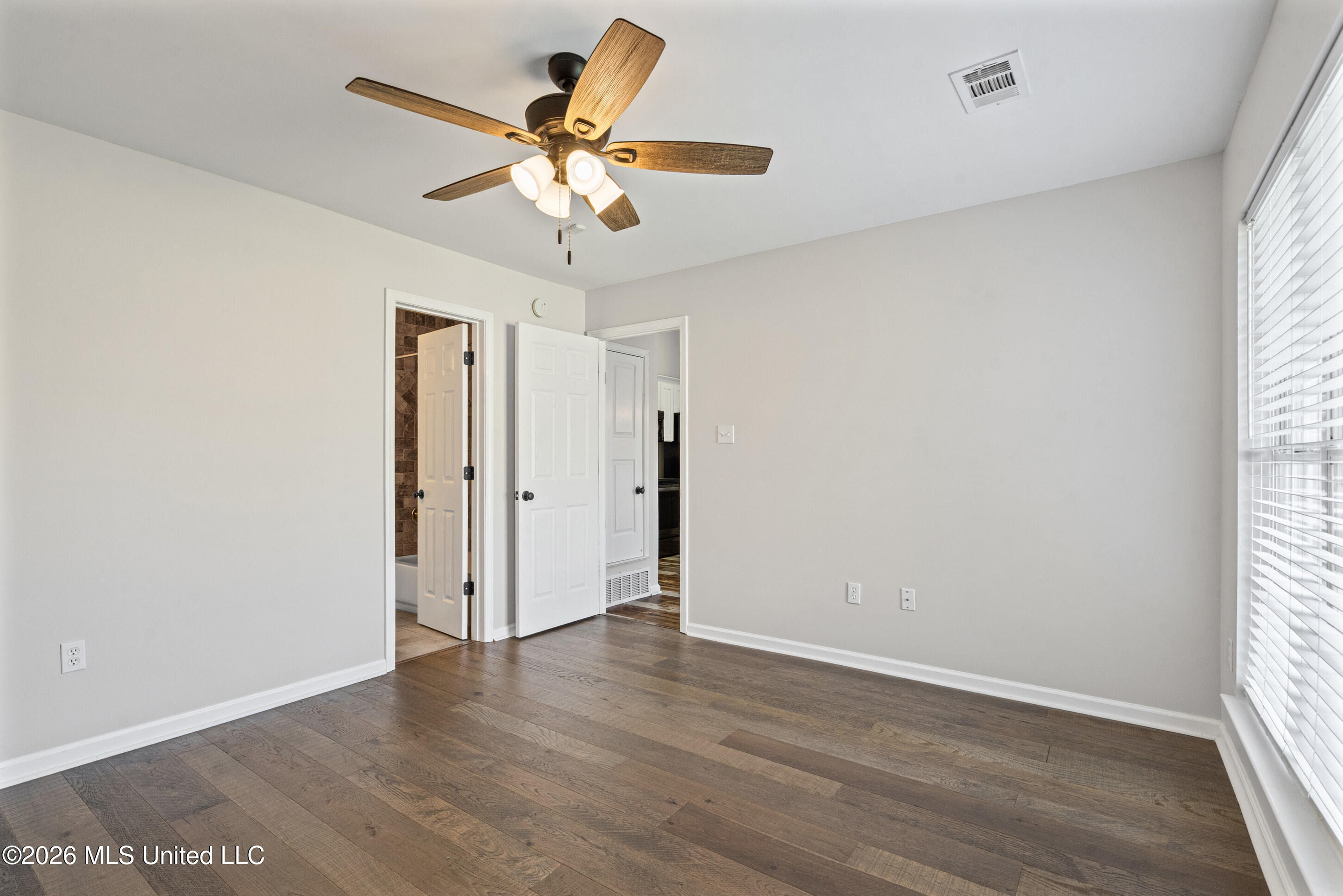 5330 Russell Drive Property Photo 17