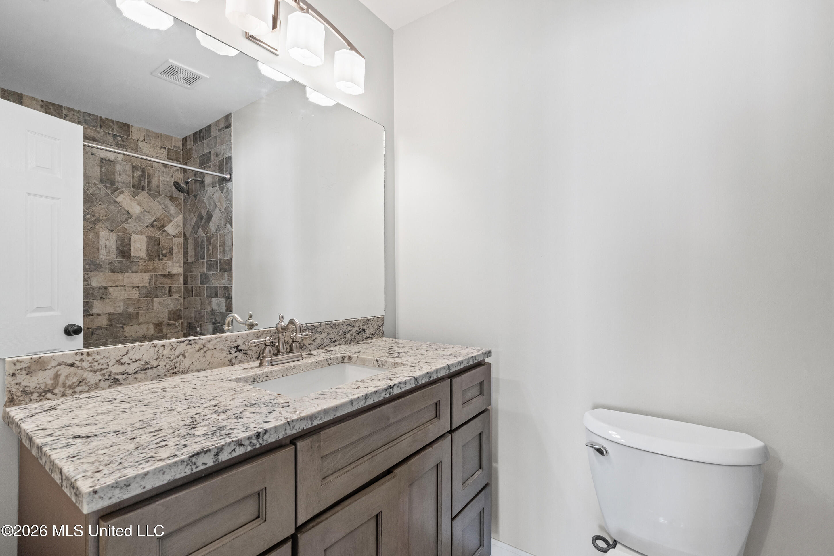 5330 Russell Drive Property Photo 18