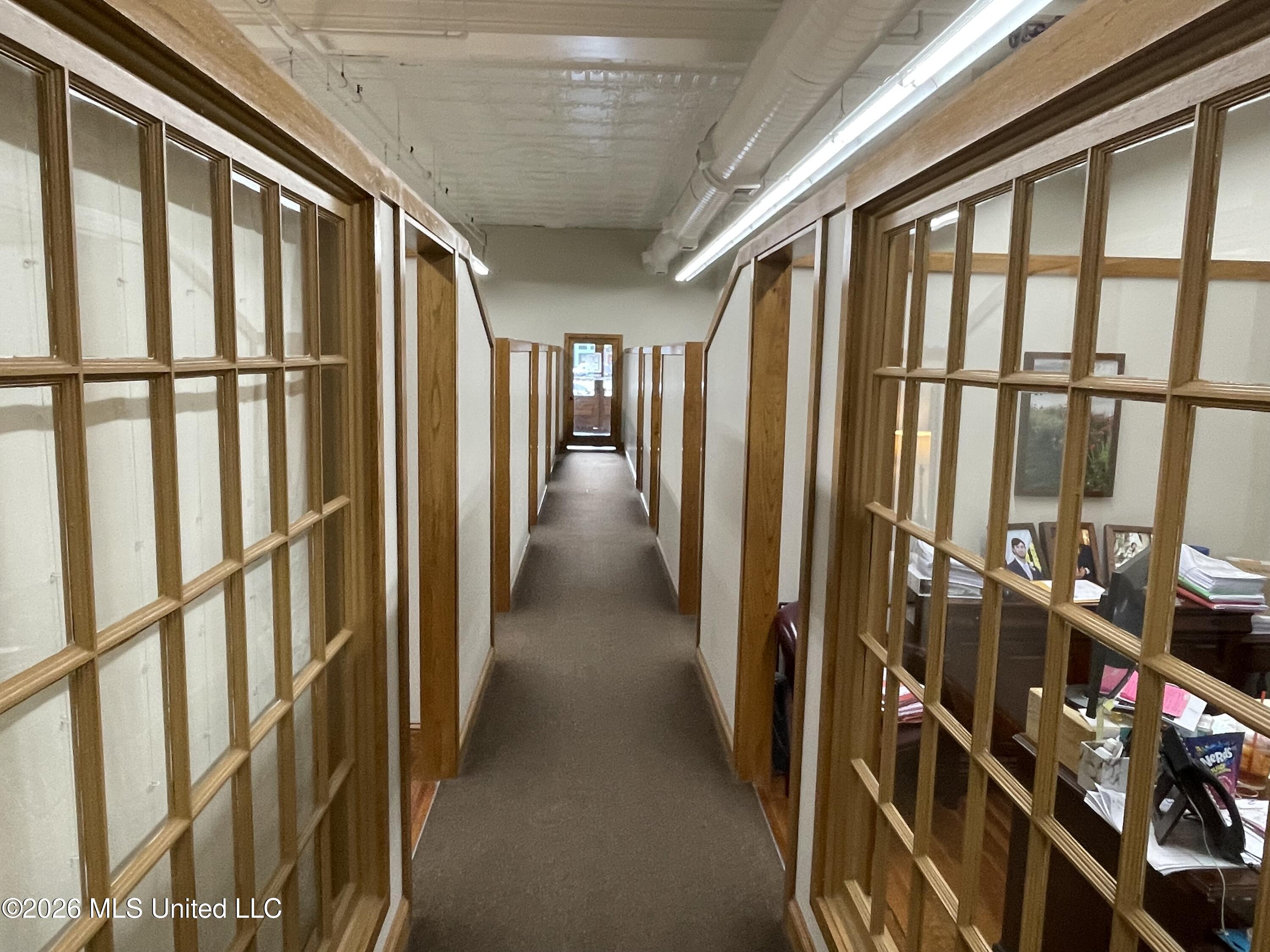 207 S Railroad Avenue Property Photo 4