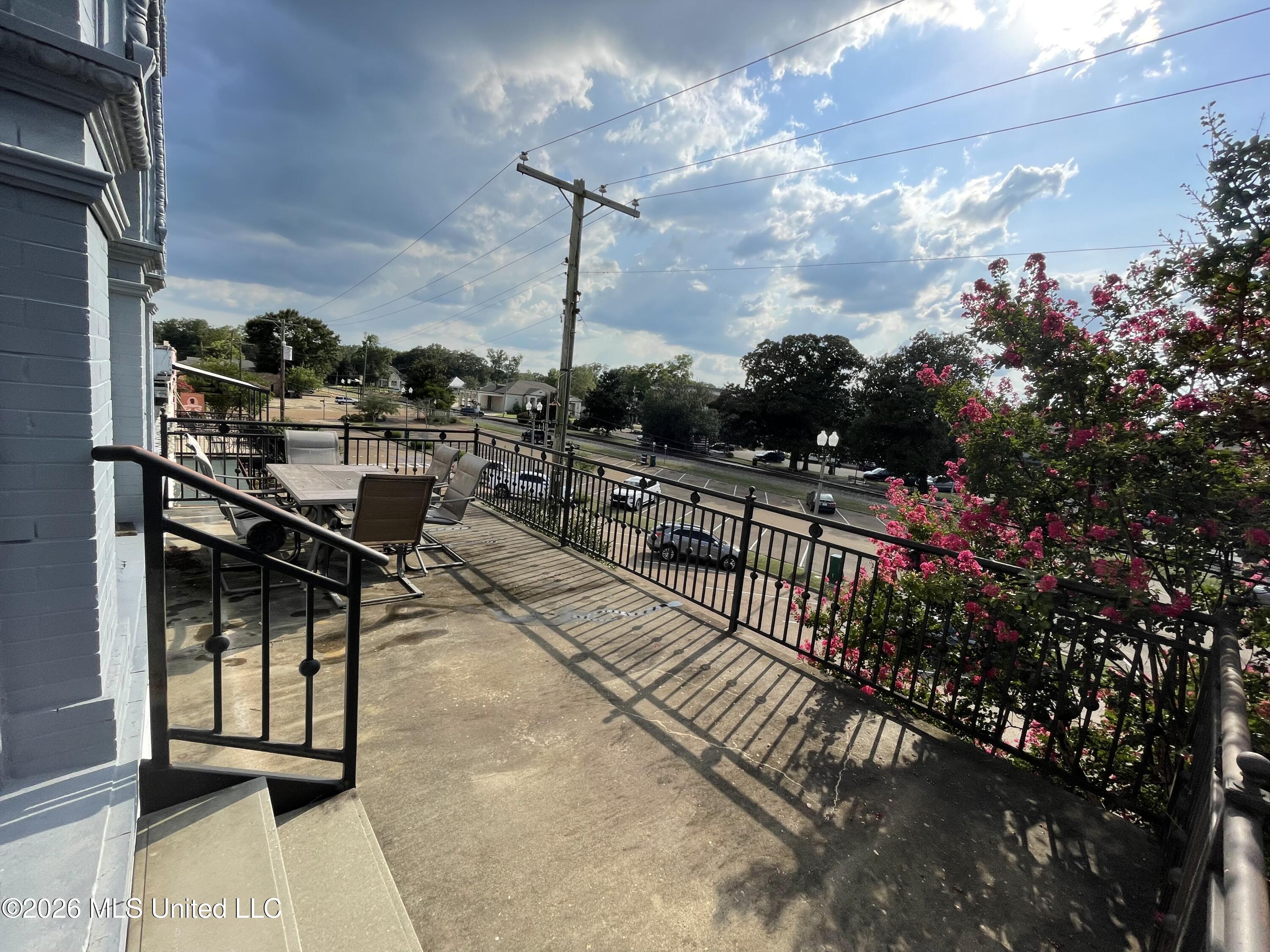 207 S Railroad Avenue Property Photo 28