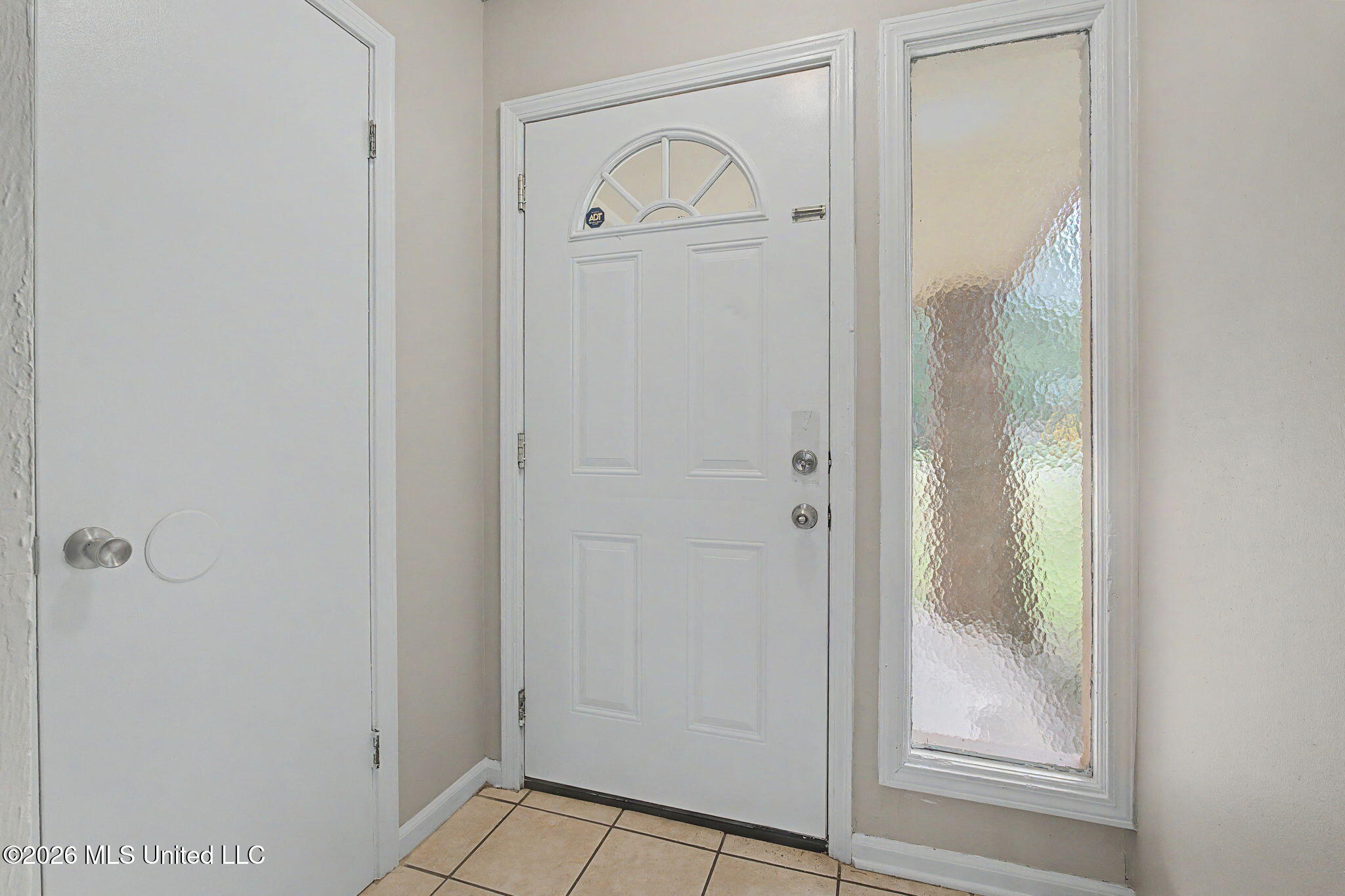8432 Southernwood Cove Property Photo 6