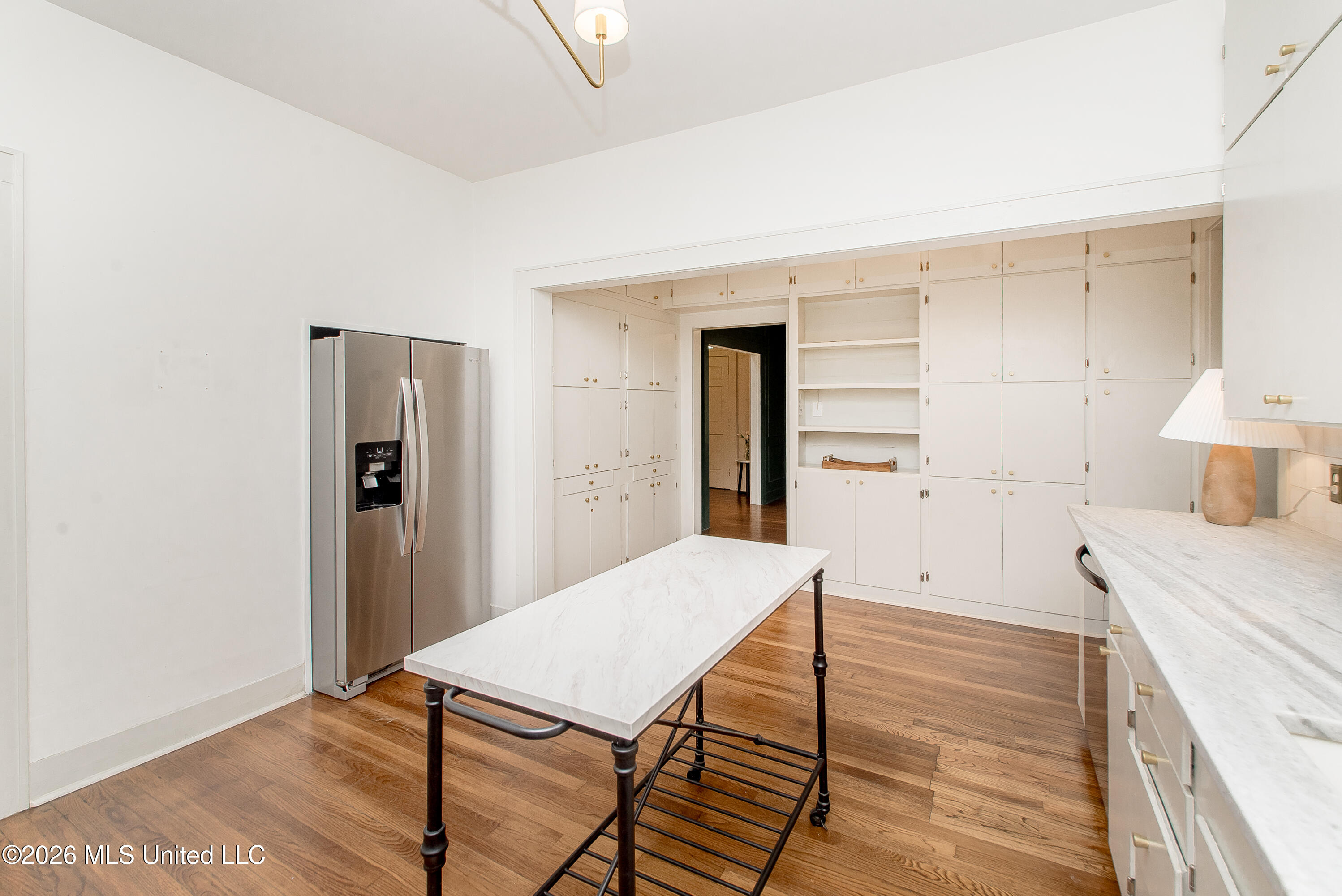900 N James Avenue Property Photo 6