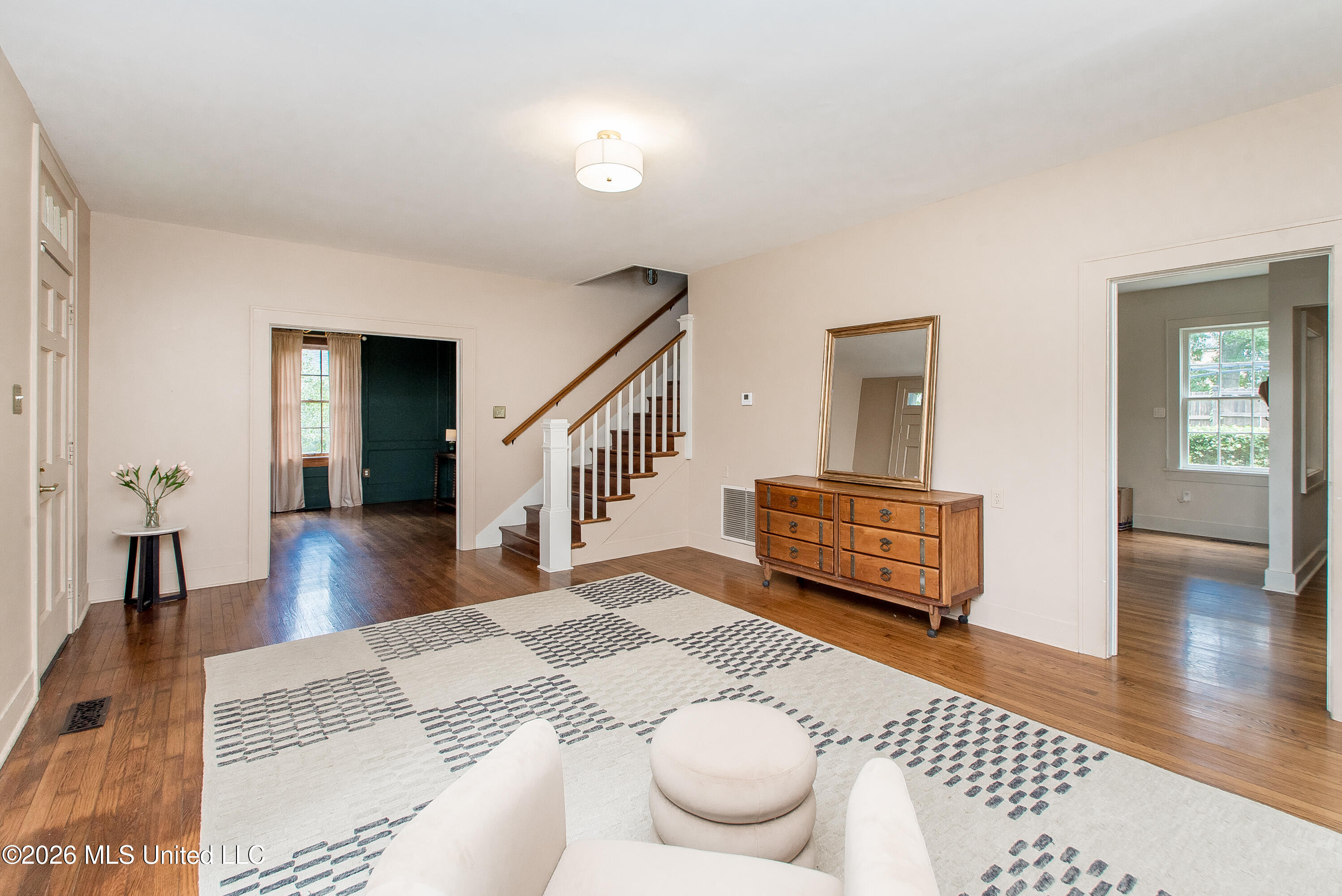 900 N James Avenue Property Photo 10