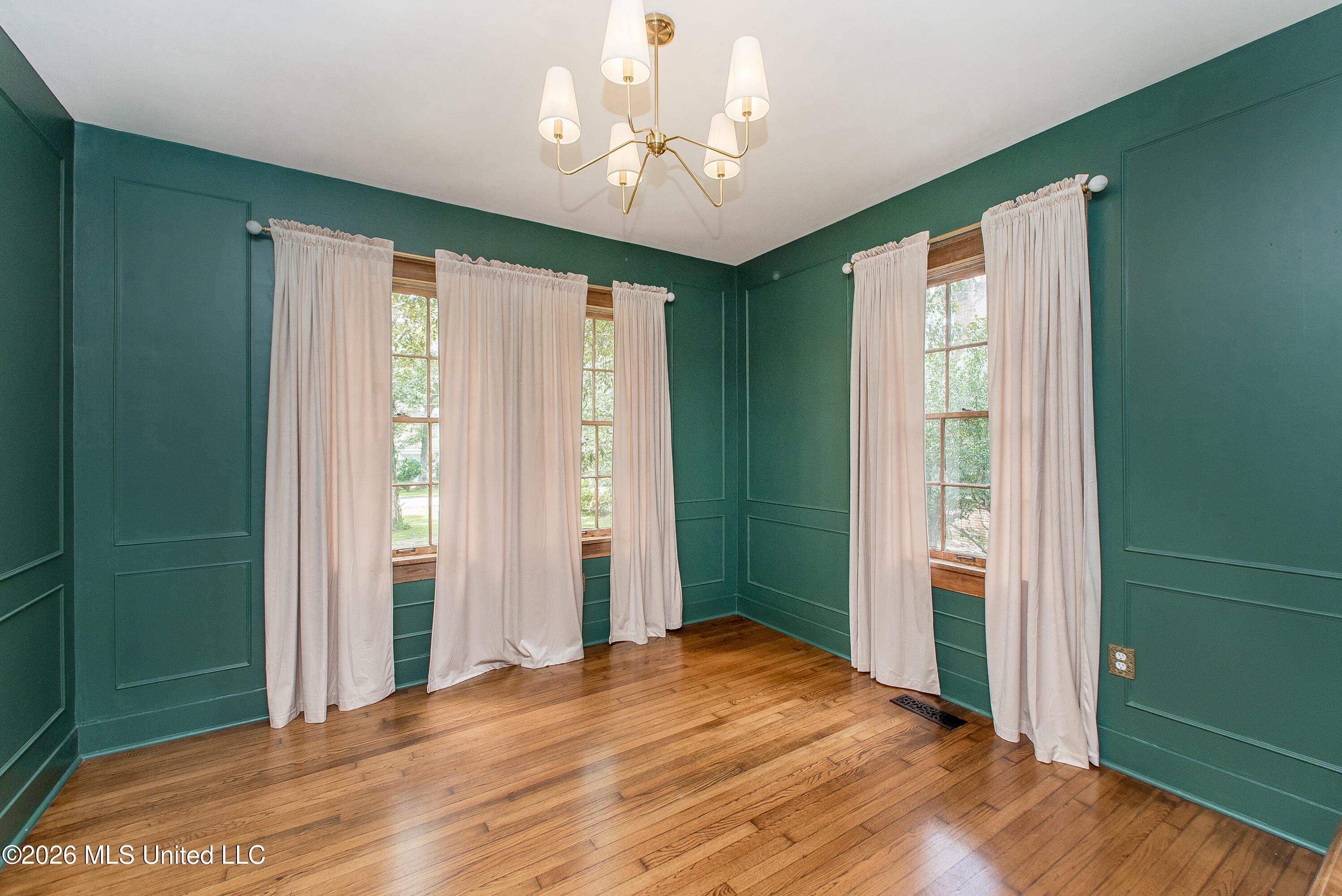 900 N James Avenue Property Photo 13