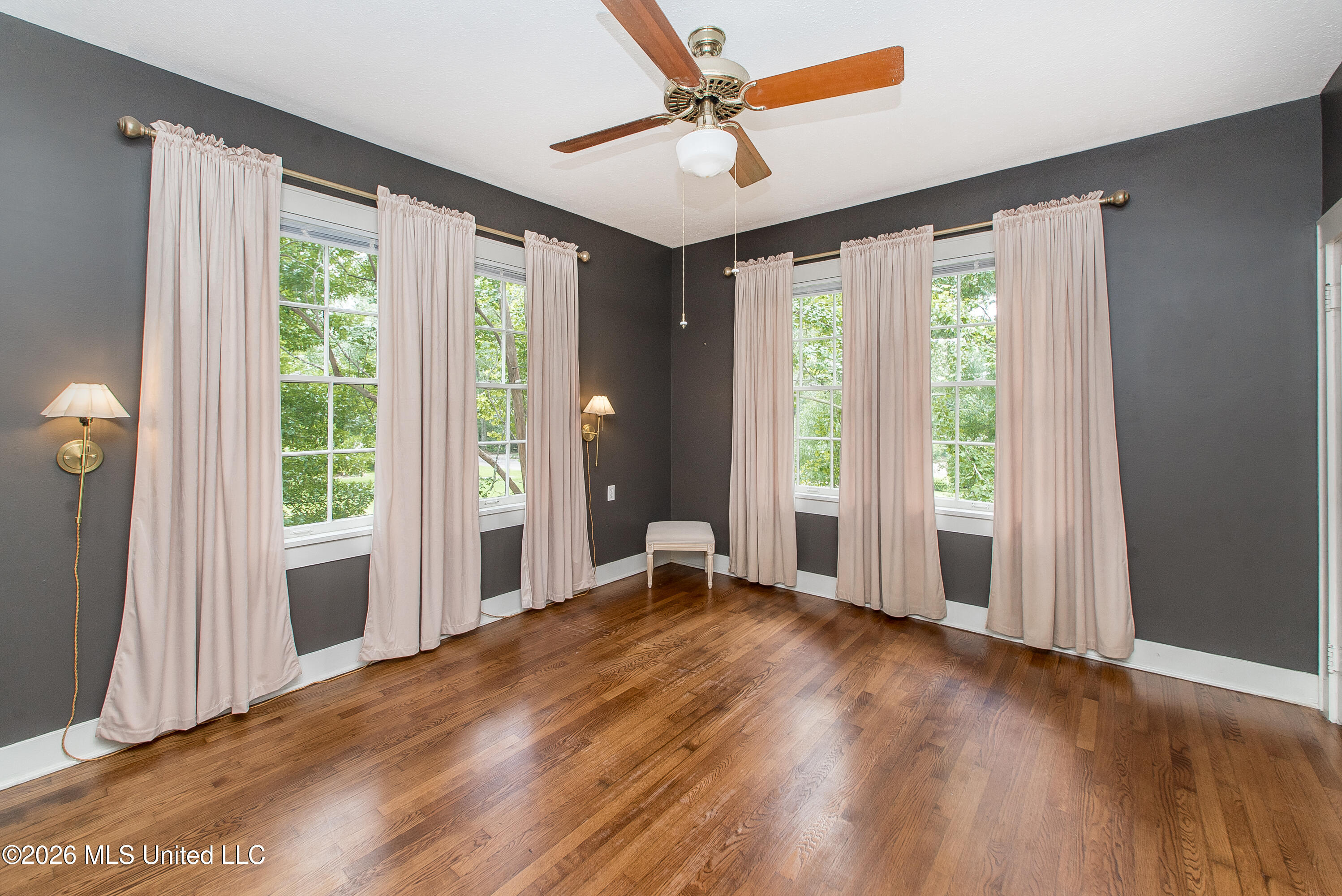 900 N James Avenue Property Photo 16