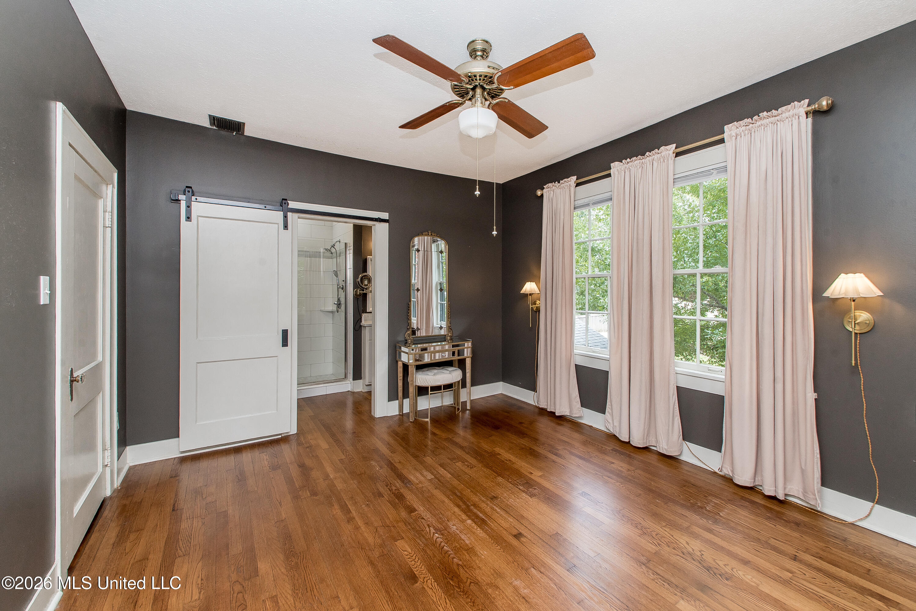 900 N James Avenue Property Photo 17
