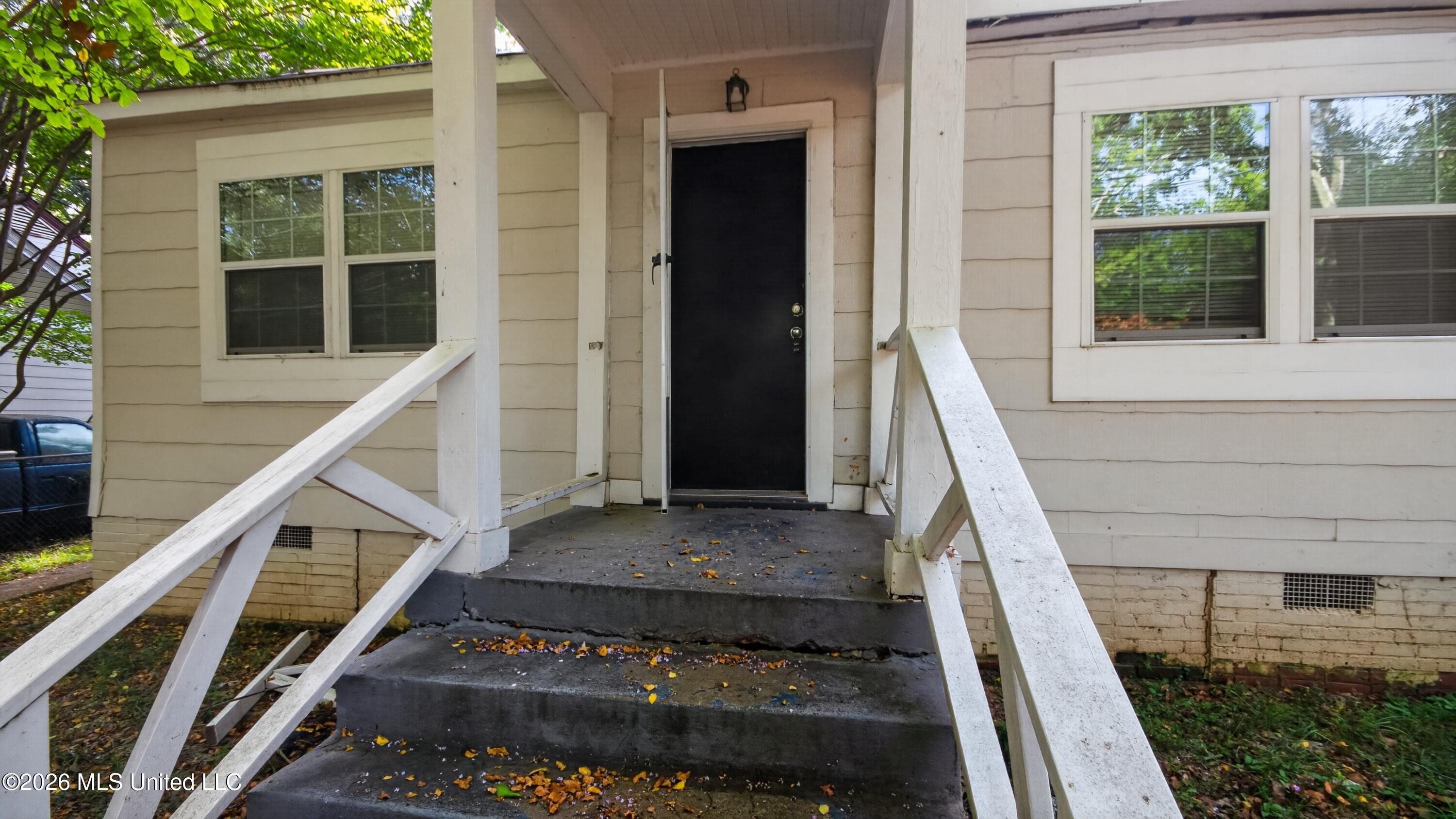 3032 Windsor Avenue Property Photo 5