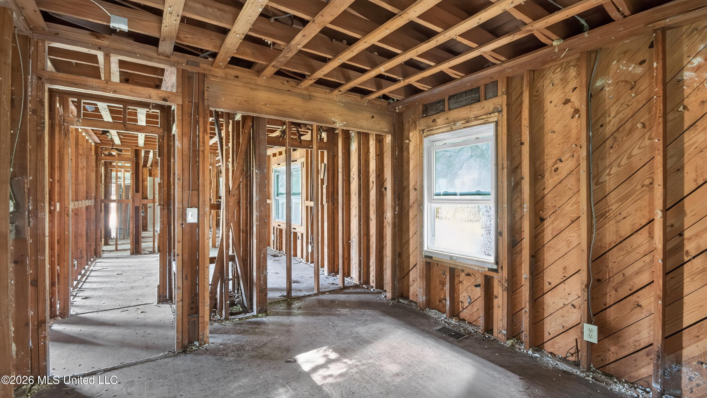 5572 Pine Lane Drive Property Photo 12