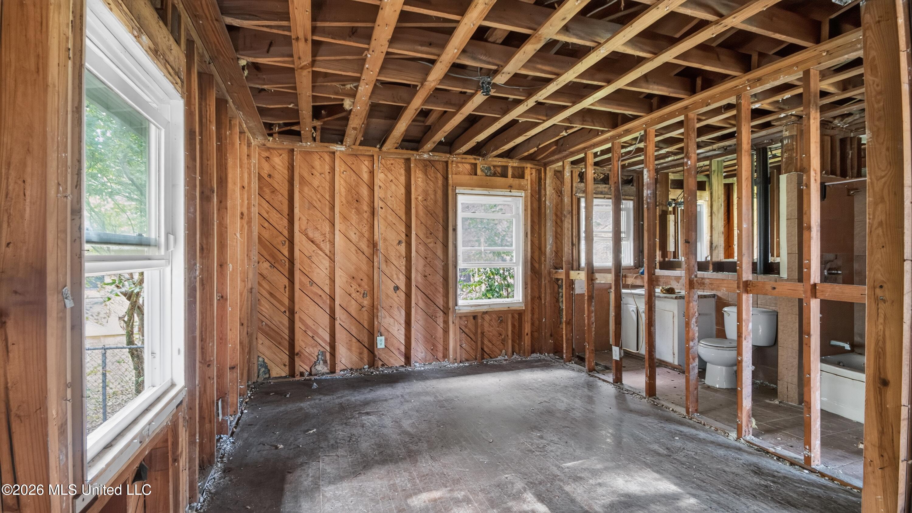 5572 Pine Lane Drive Property Photo 13