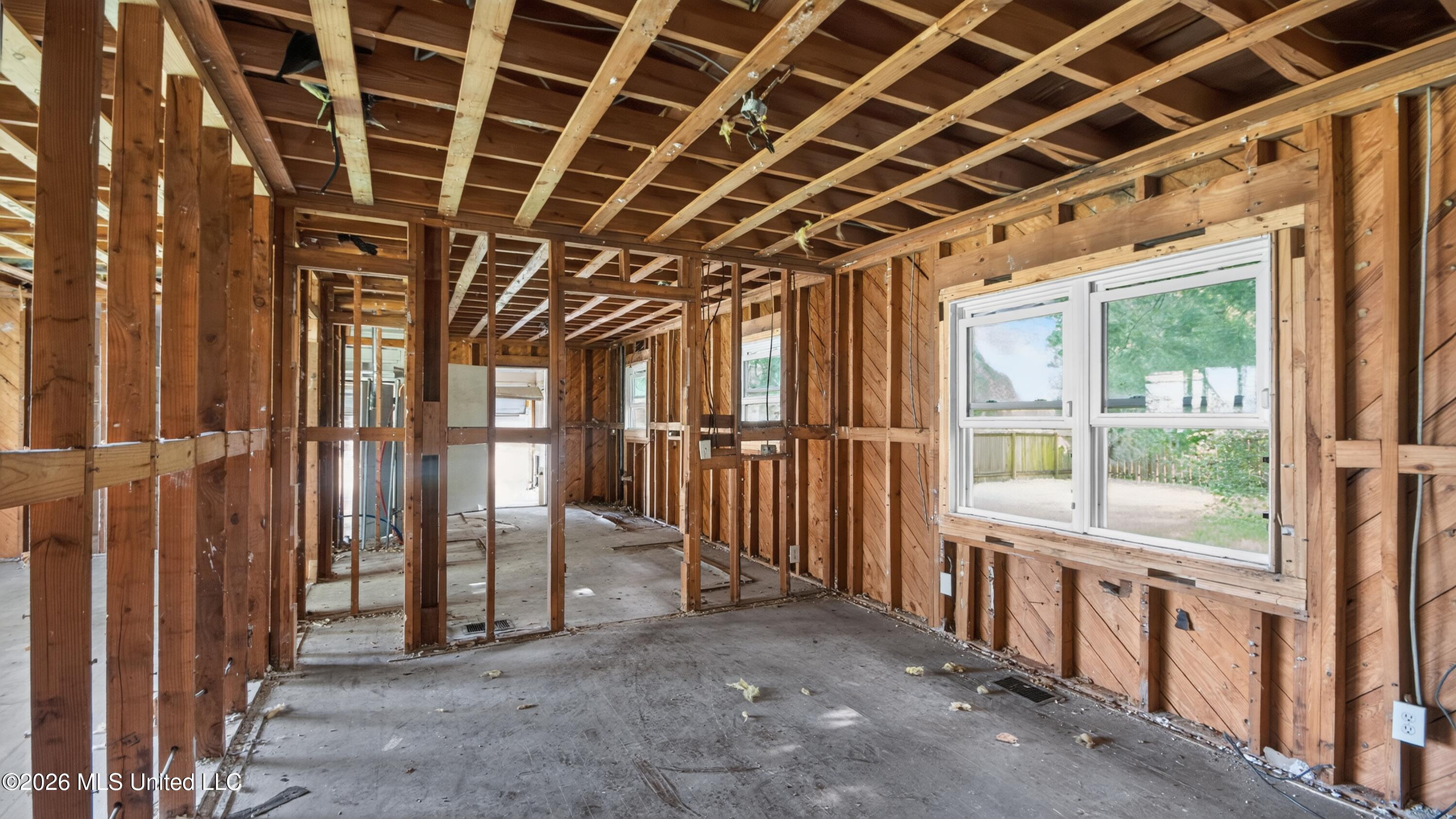 5572 Pine Lane Drive Property Photo 14