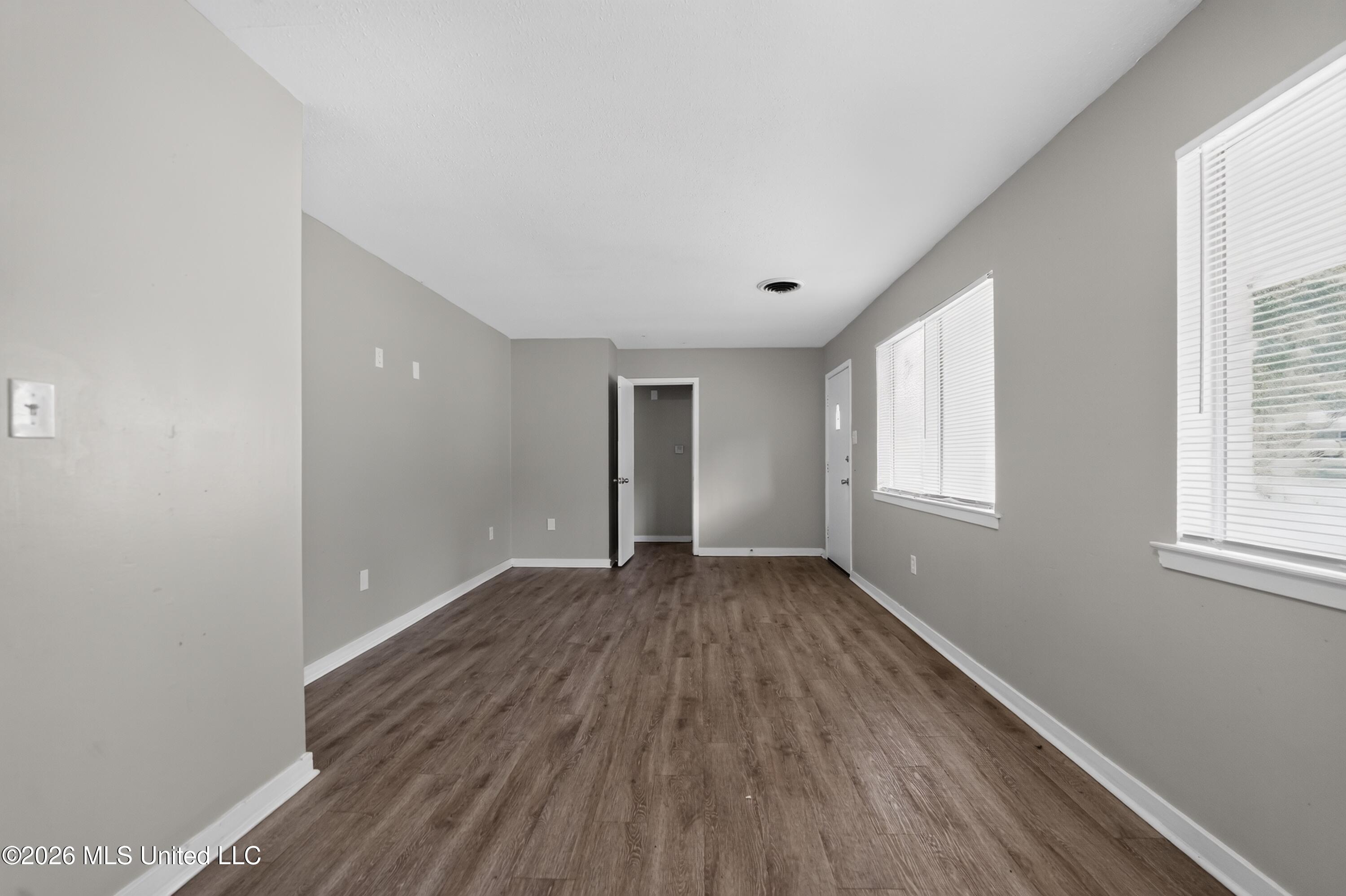 1947 Smallwood Street Property Photo 6