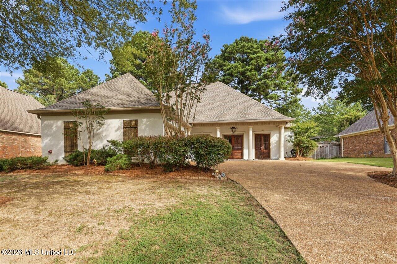 154 Seville Way Property Photo 3